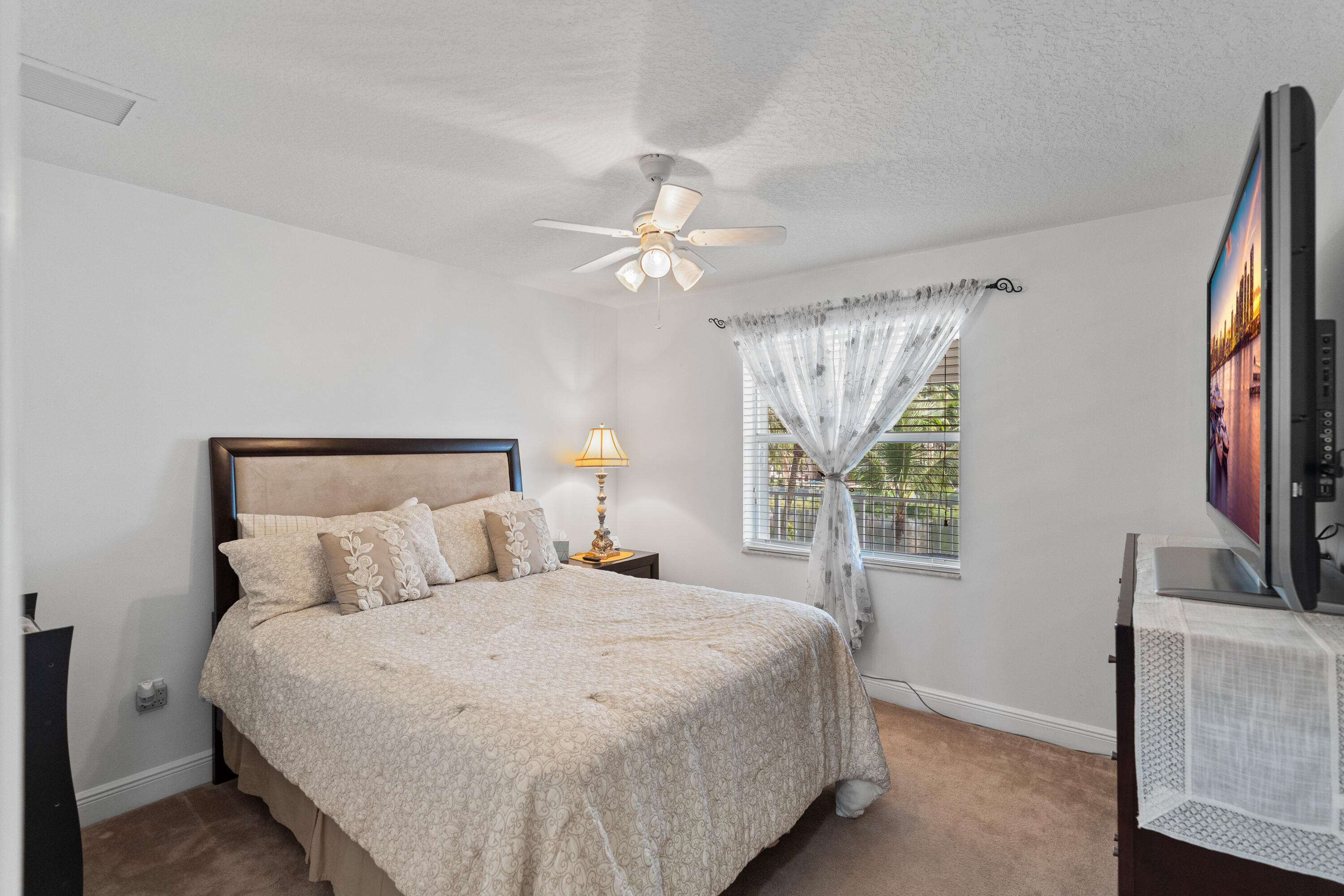 SUNSET LAKES PLAT THREE - Residential