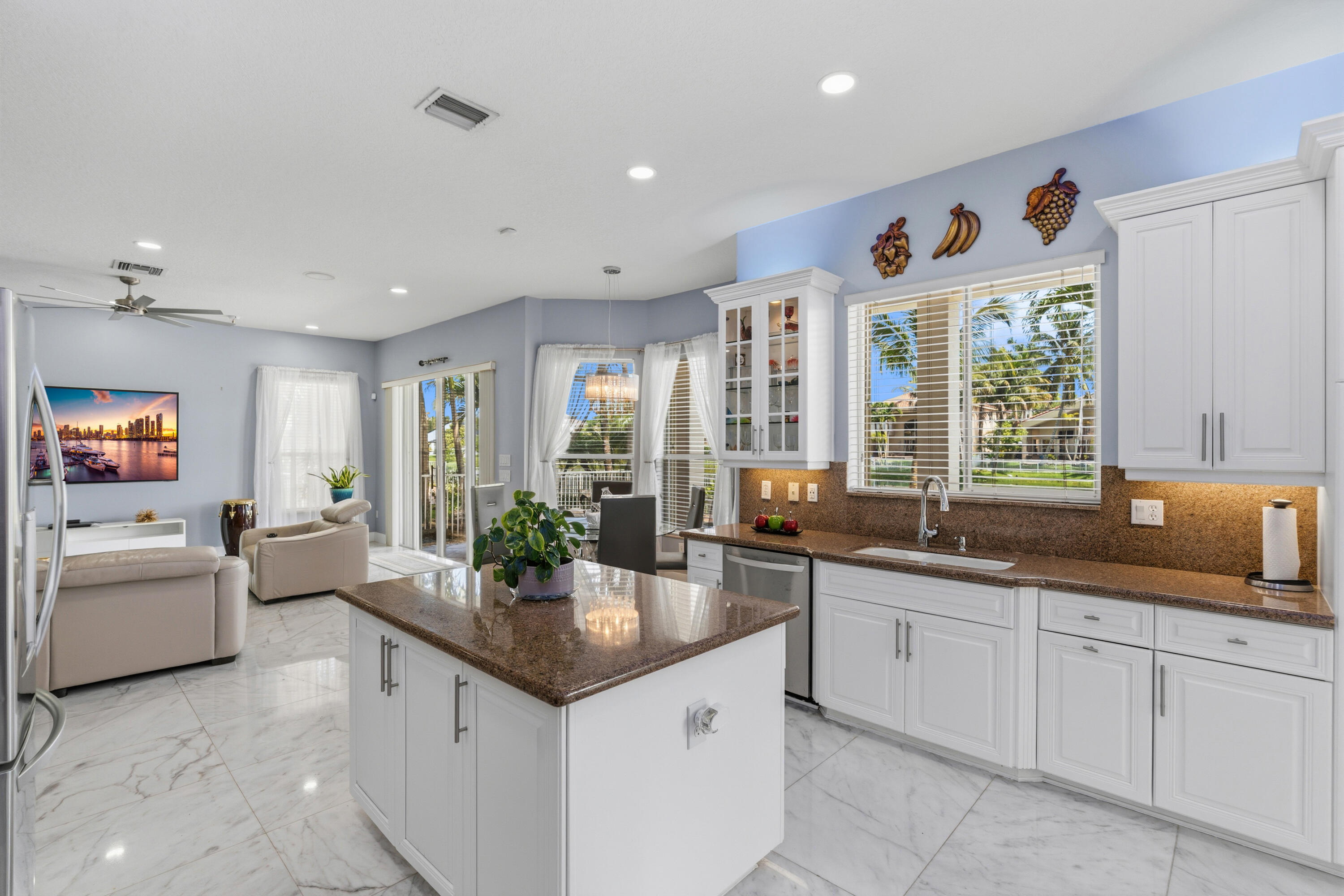 SUNSET LAKES PLAT THREE - Residential