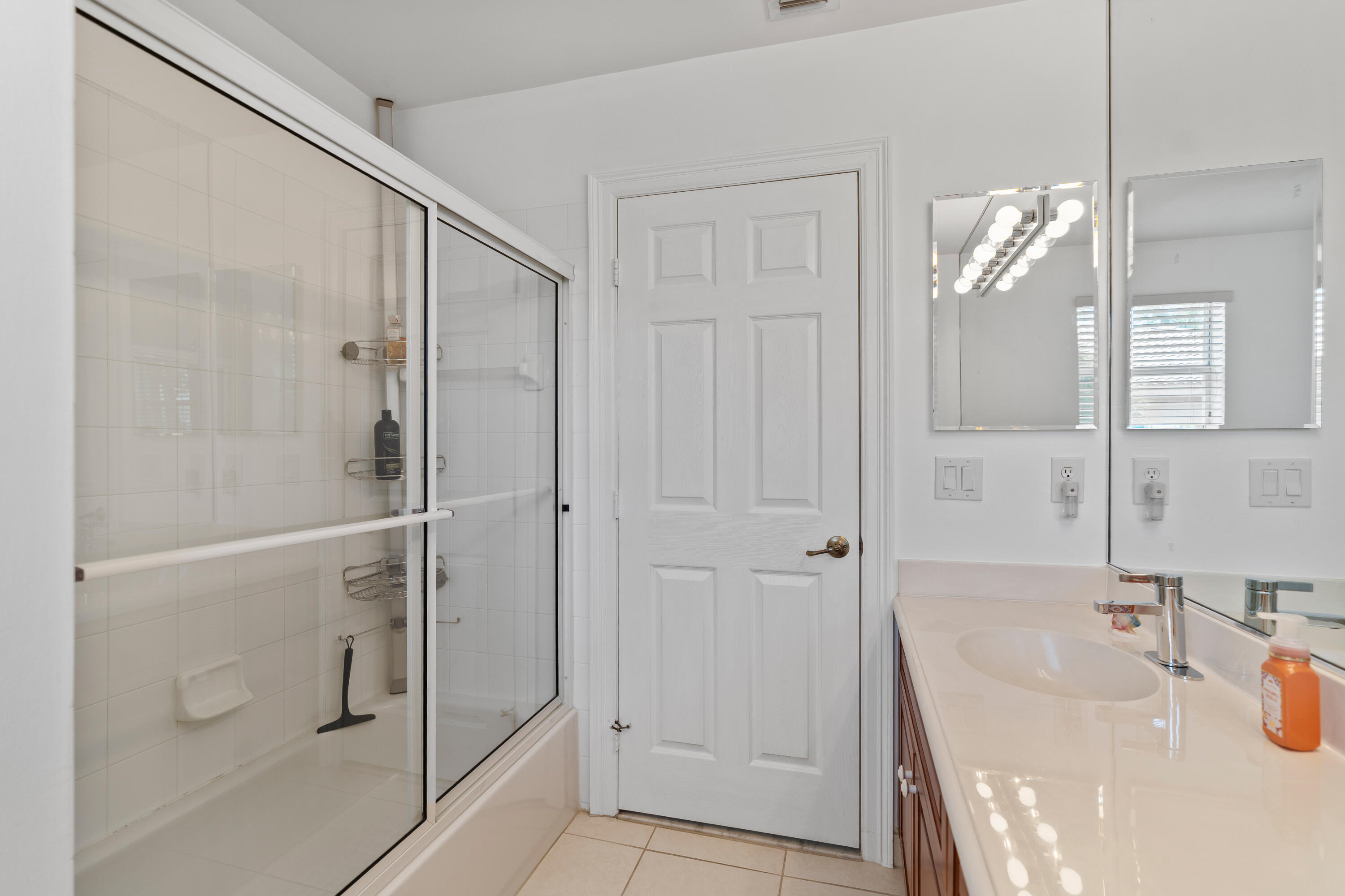 SUNSET LAKES PLAT THREE - Residential