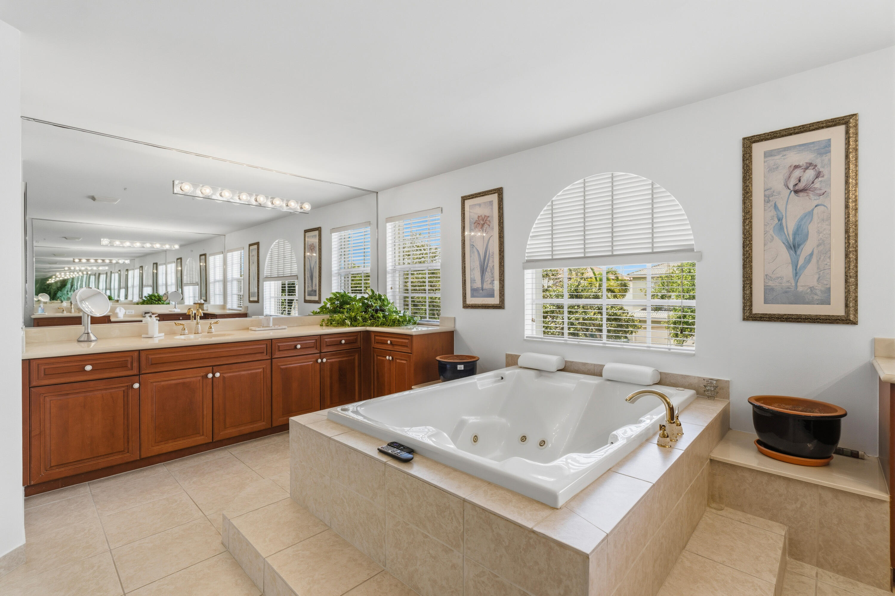 SUNSET LAKES PLAT THREE - Residential