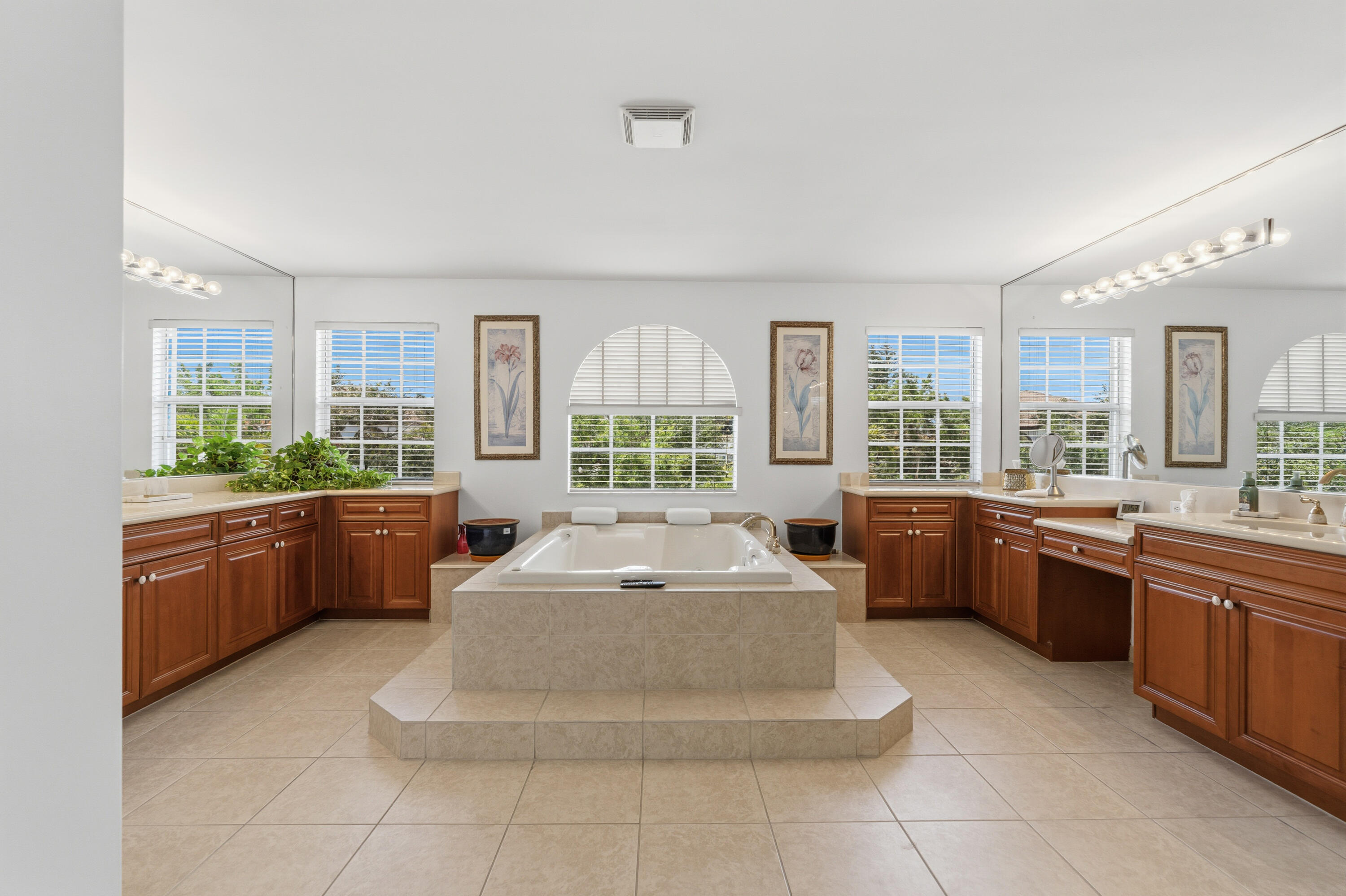 SUNSET LAKES PLAT THREE - Residential