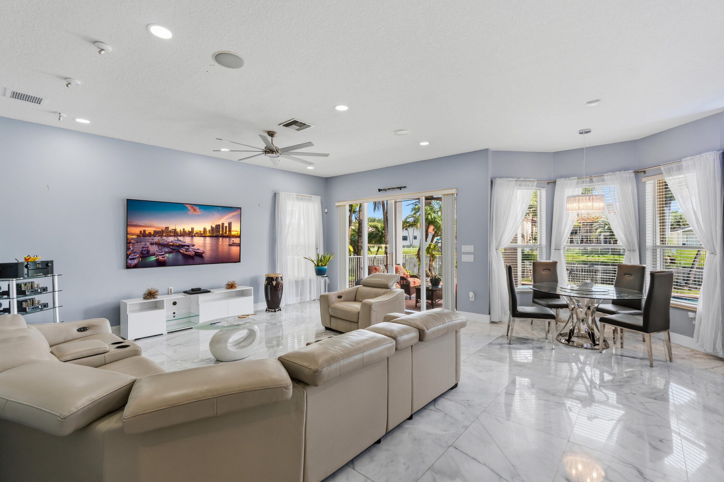 SUNSET LAKES PLAT THREE - Residential