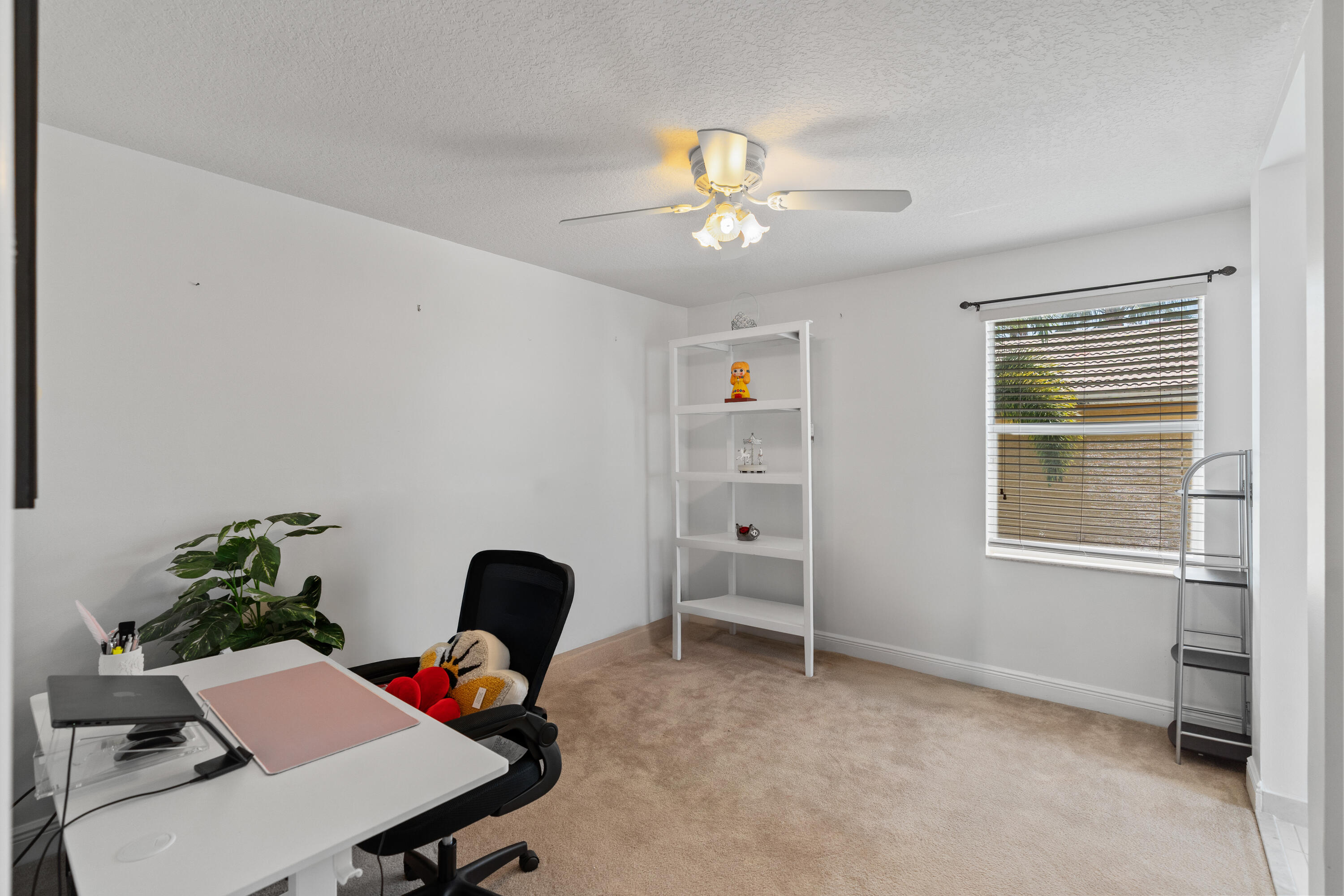 SUNSET LAKES PLAT THREE - Residential