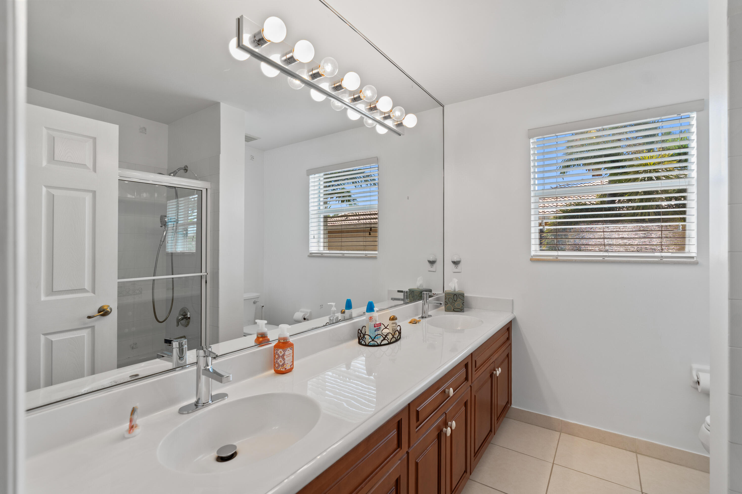 SUNSET LAKES PLAT THREE - Residential