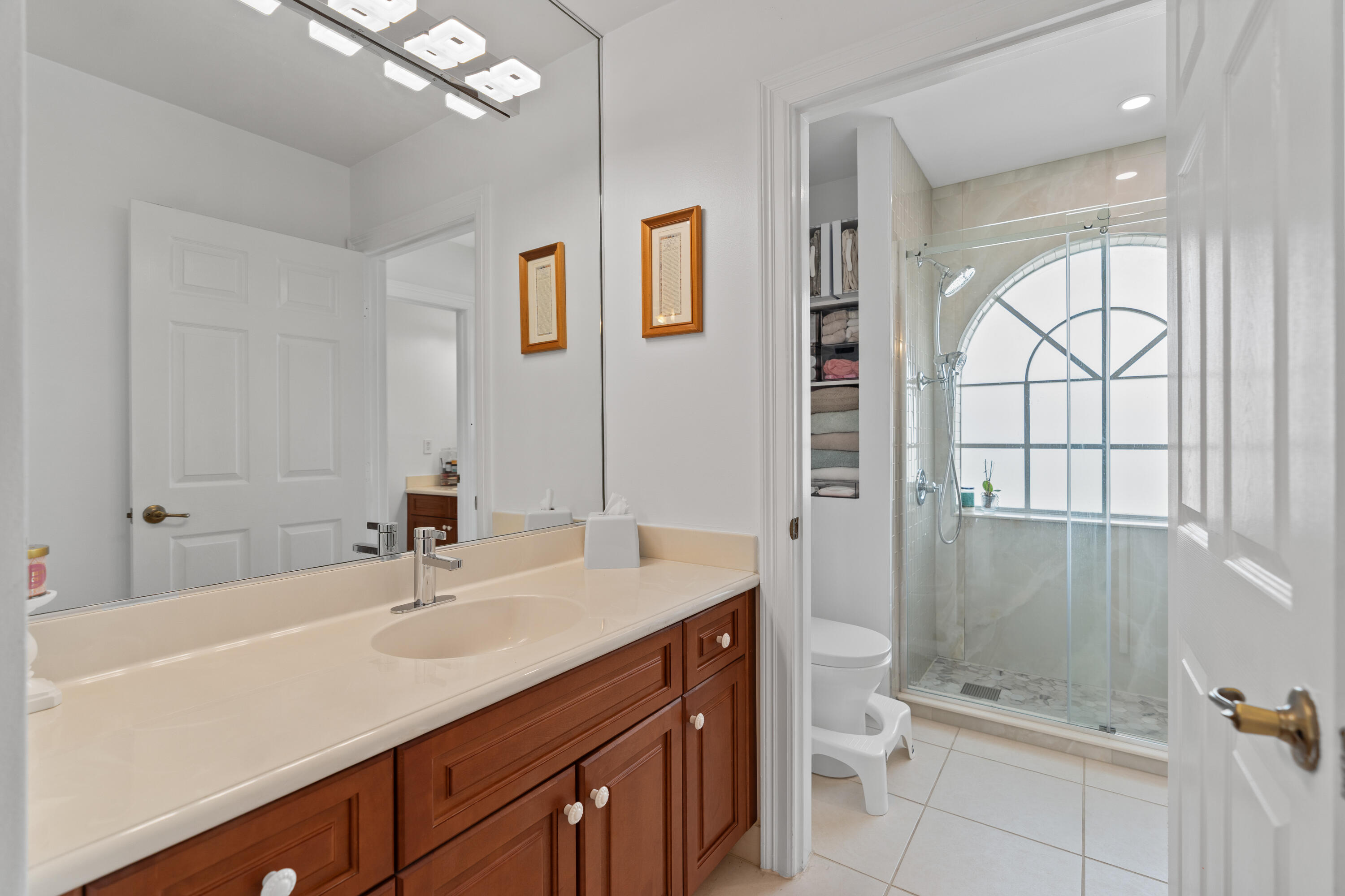 SUNSET LAKES PLAT THREE - Residential