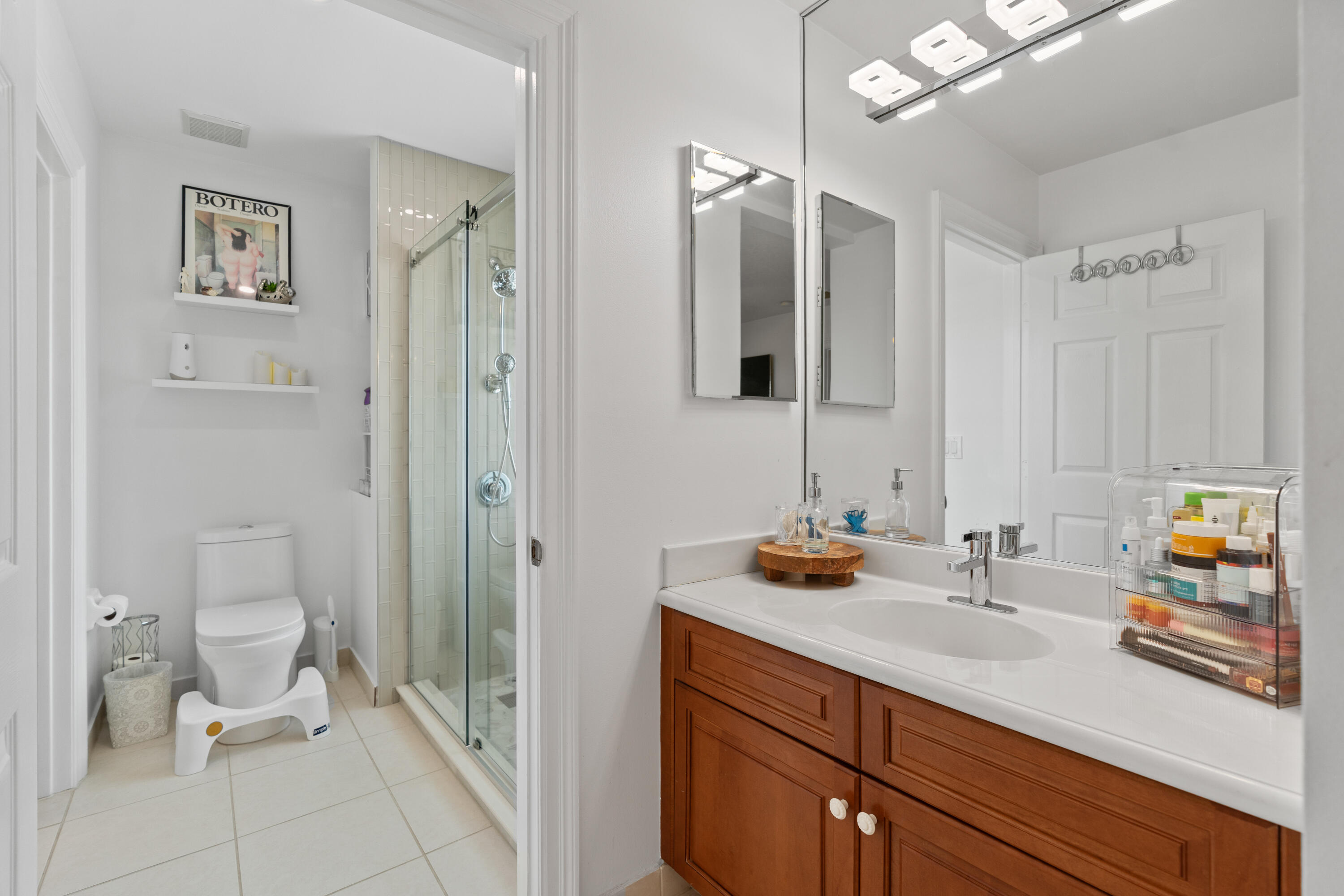 SUNSET LAKES PLAT THREE - Residential