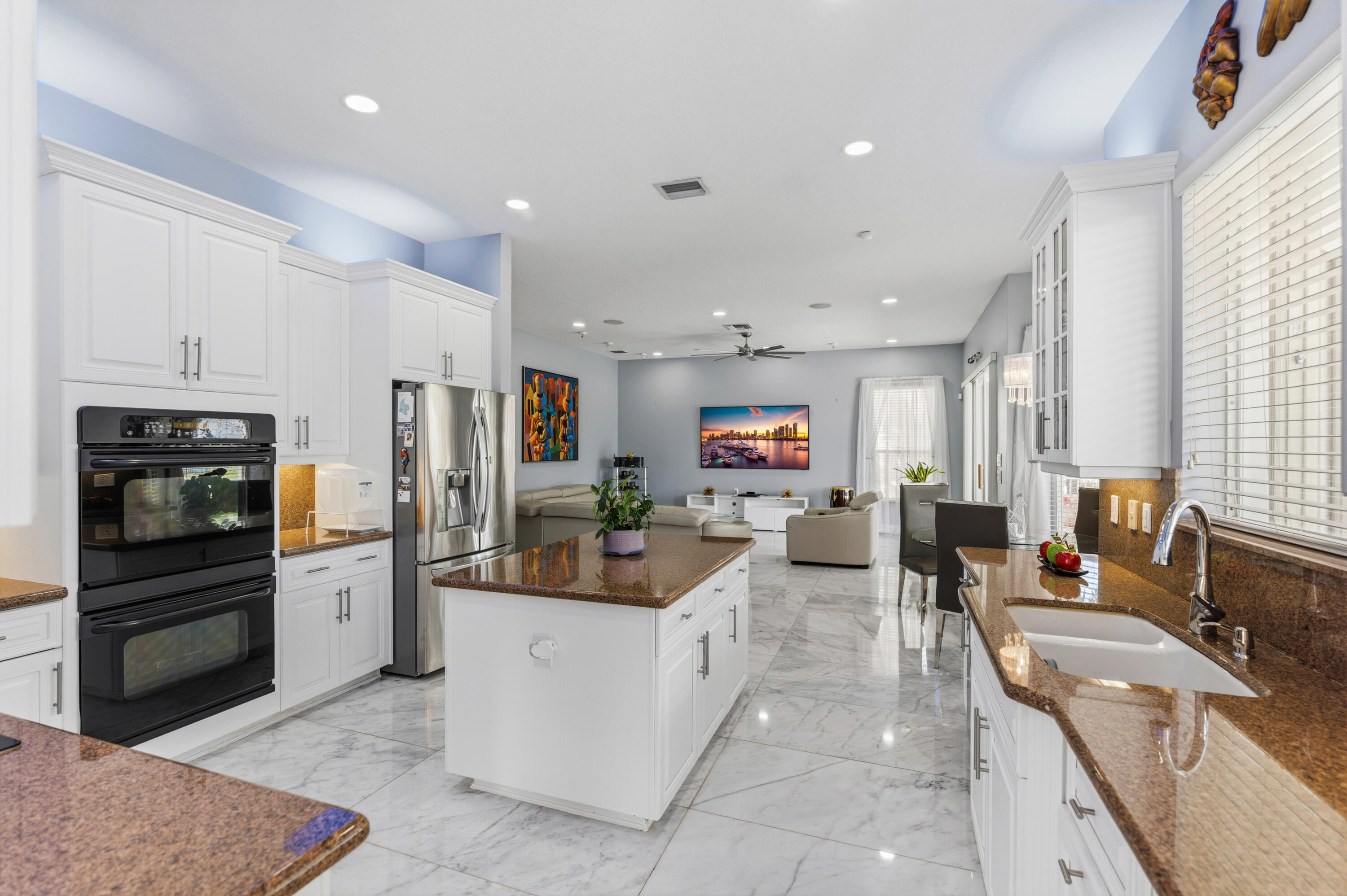 SUNSET LAKES PLAT THREE - Residential
