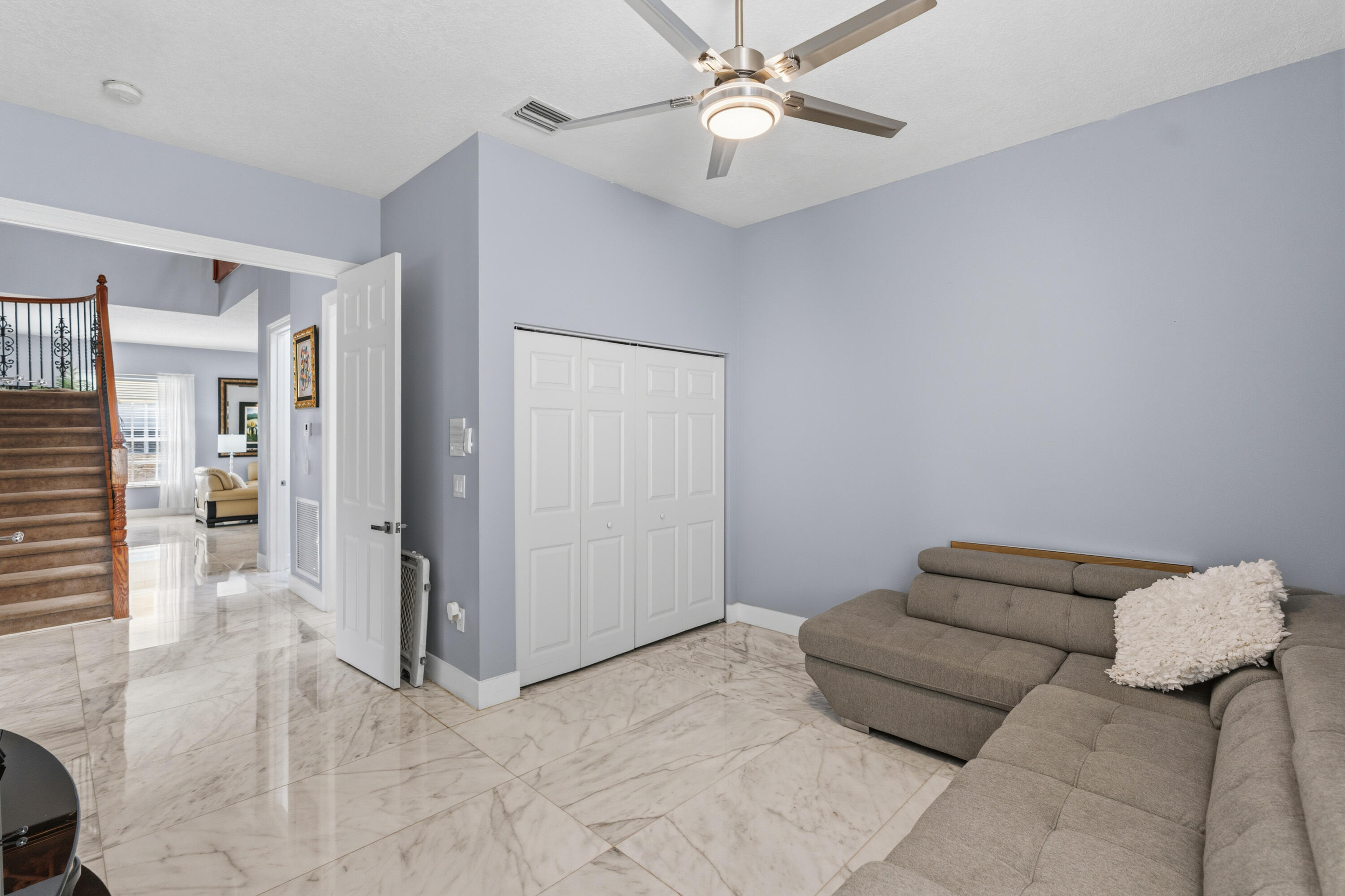 SUNSET LAKES PLAT THREE - Residential