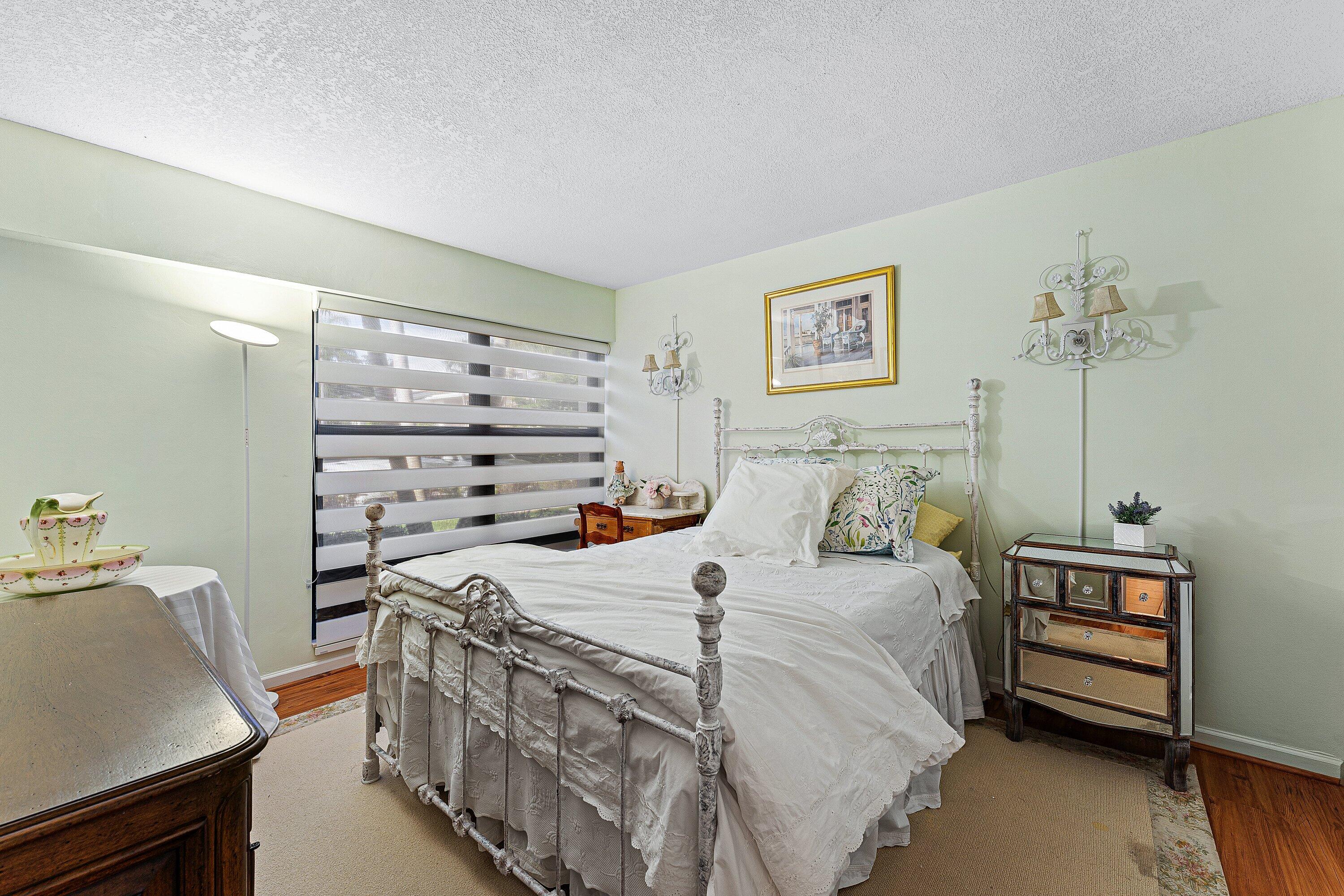 WILLOWWOOD GARDENS CONDO - Residential