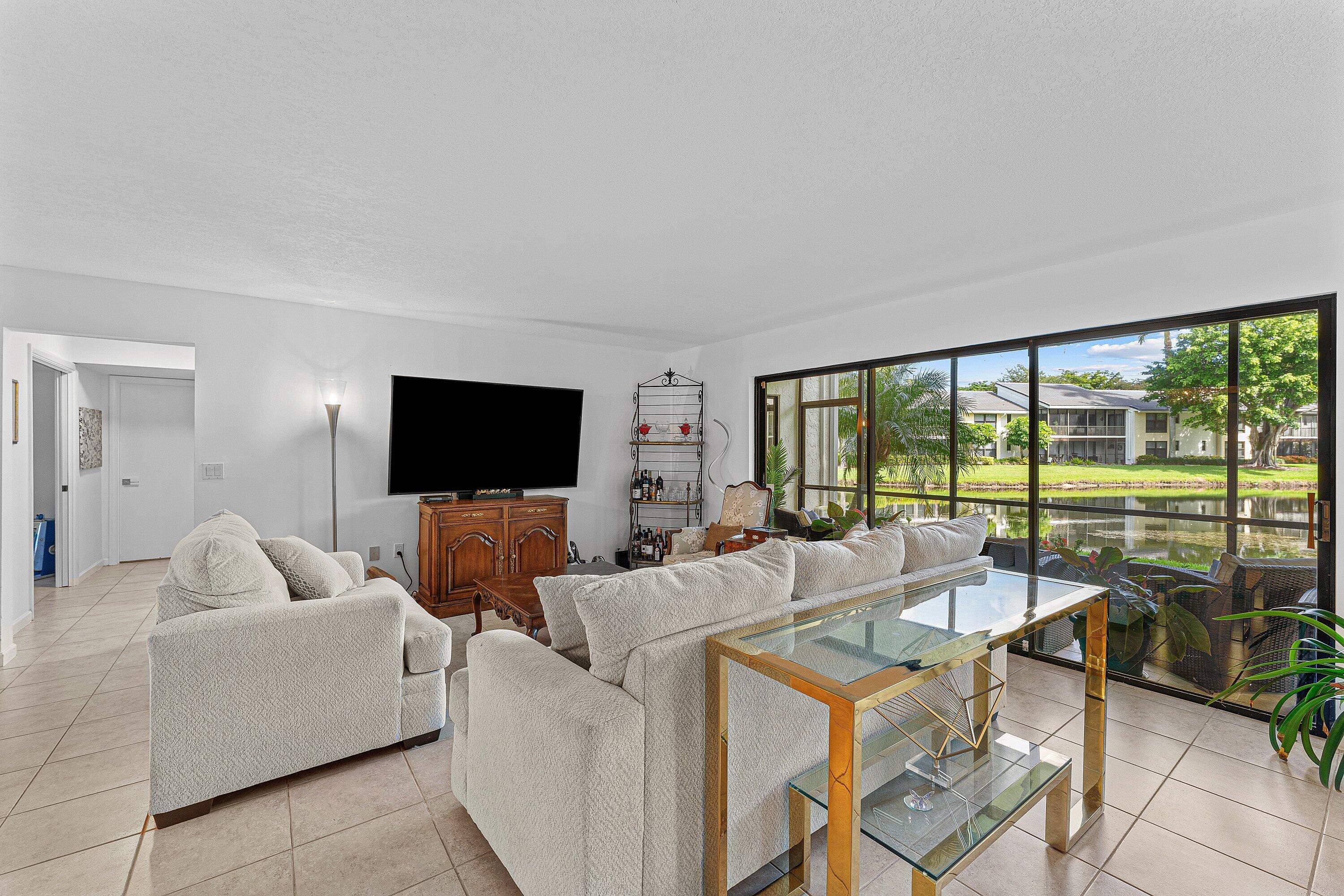 WILLOWWOOD GARDENS CONDO - Residential
