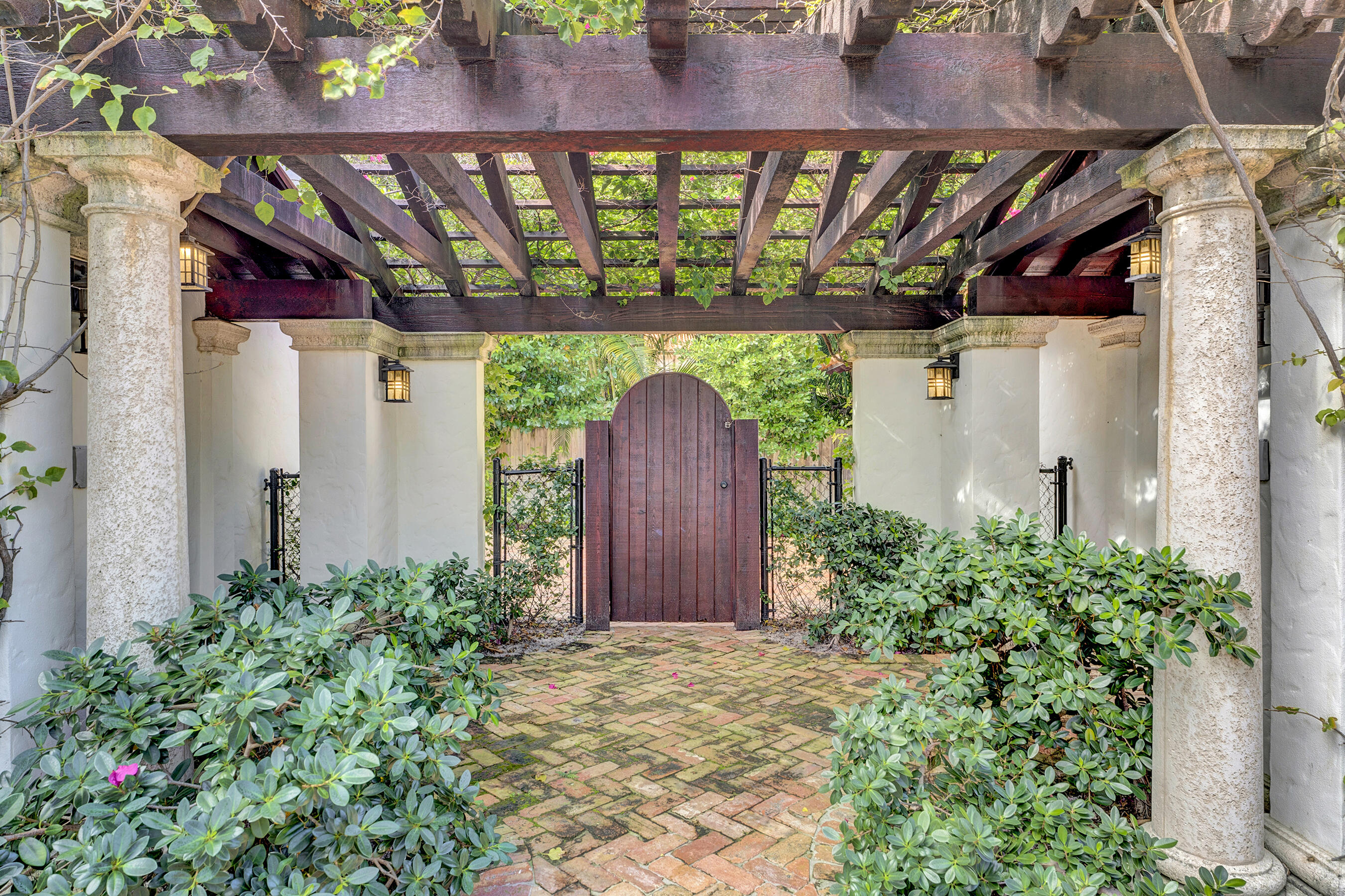 PERSHING PARK LAKE ADD IN - Residential