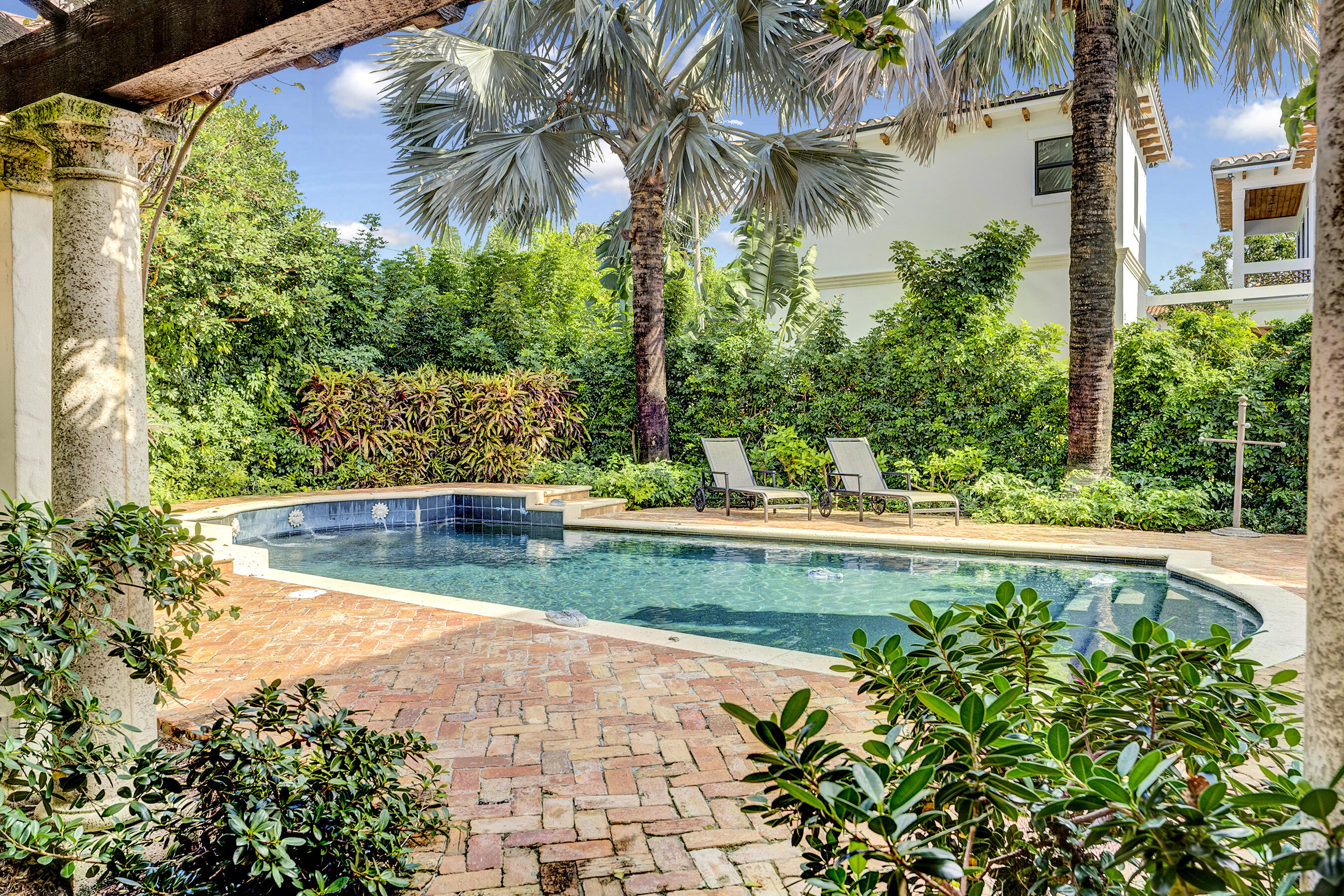 PERSHING PARK LAKE ADD IN - Residential