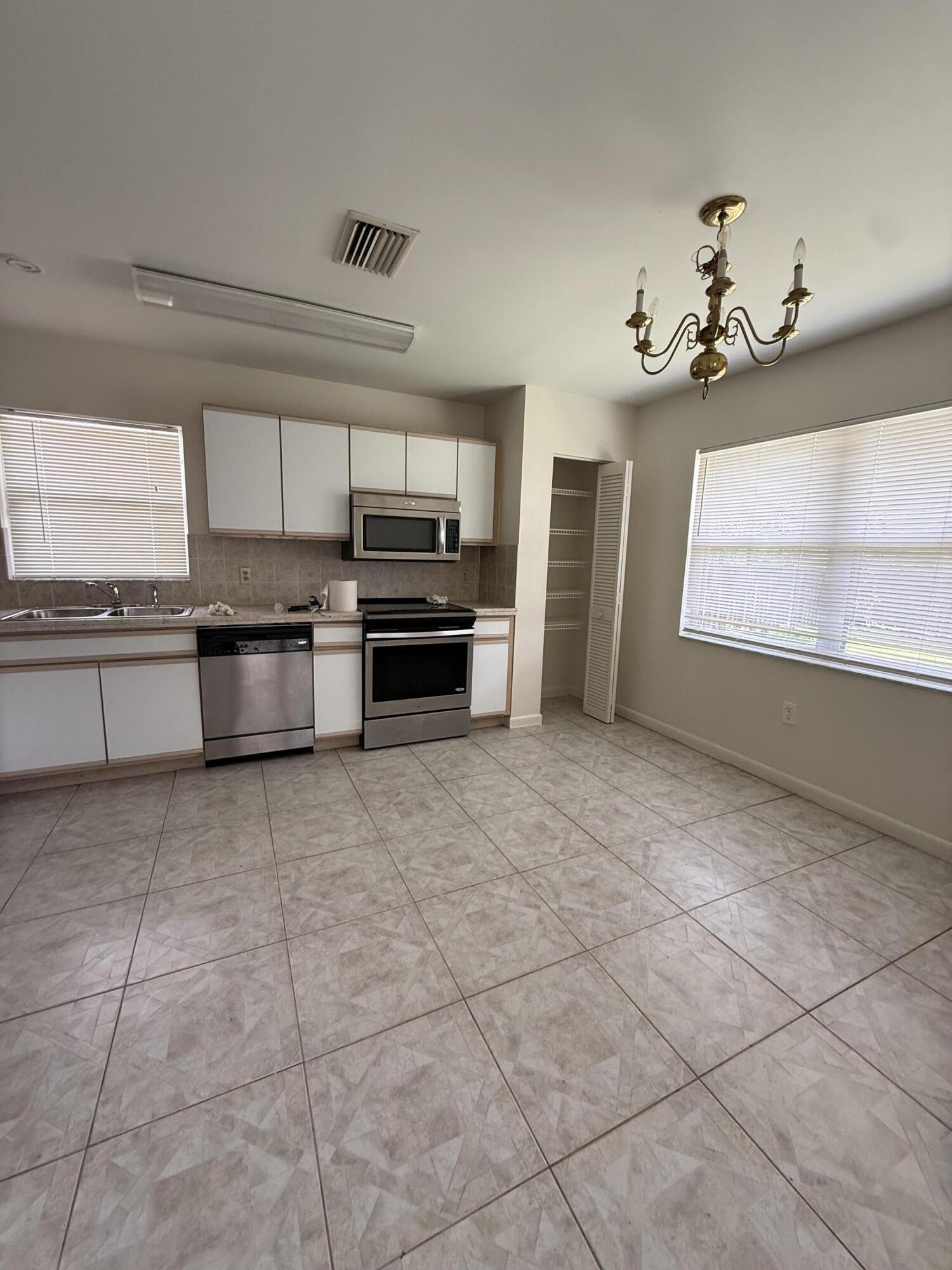 Palm Spring - Residential Lease