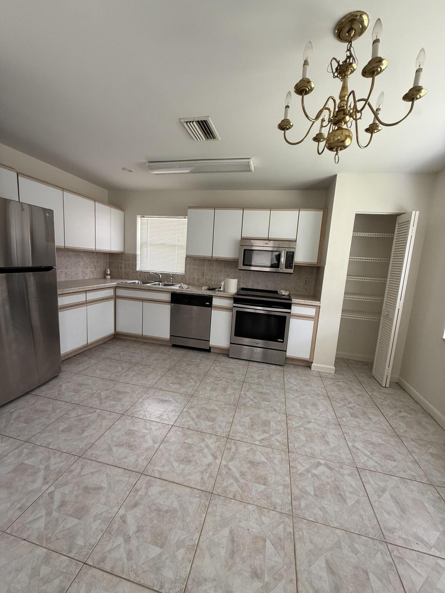 Palm Spring - Residential Lease