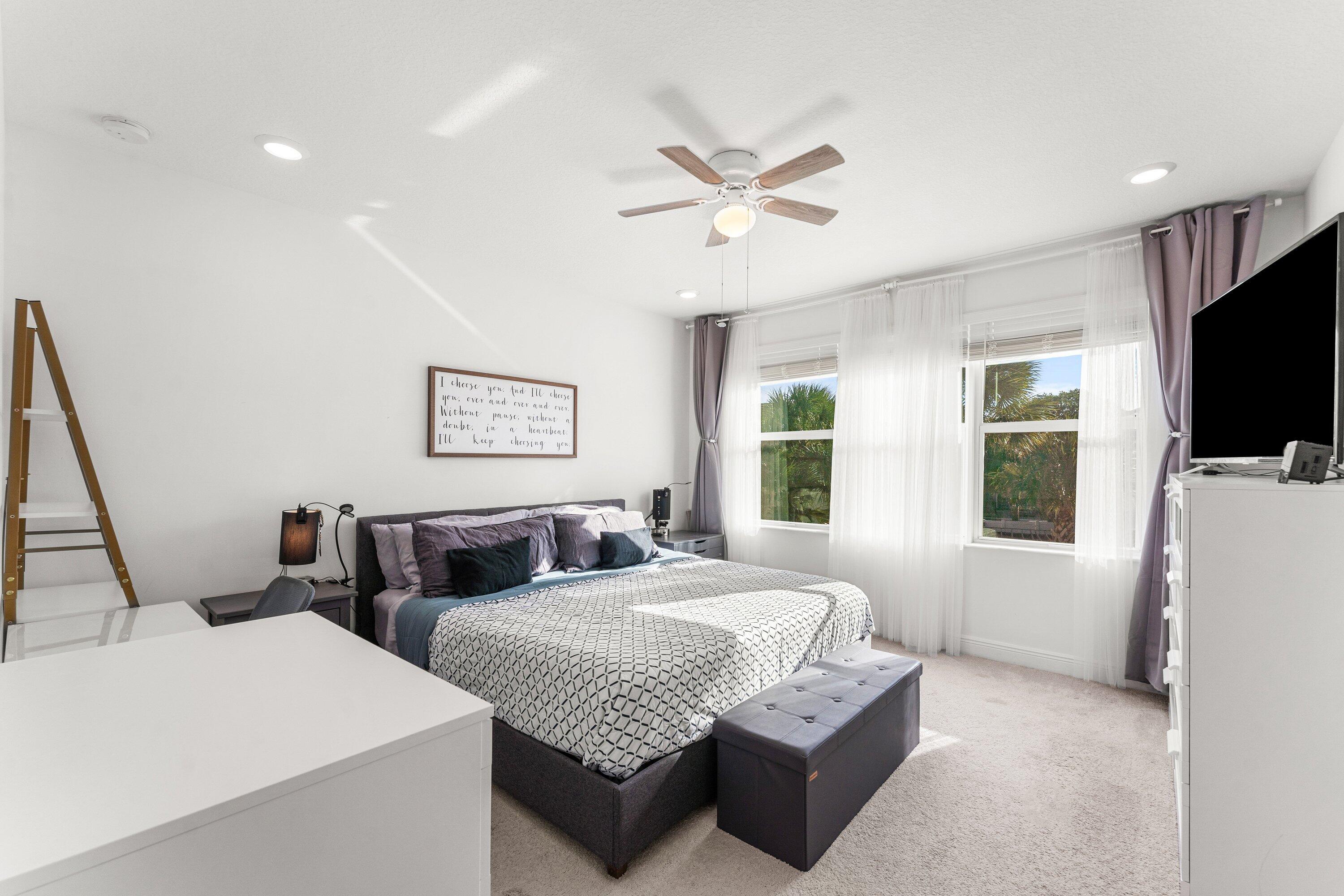 CRYSTAL LAKE 1ST SEC - Residential