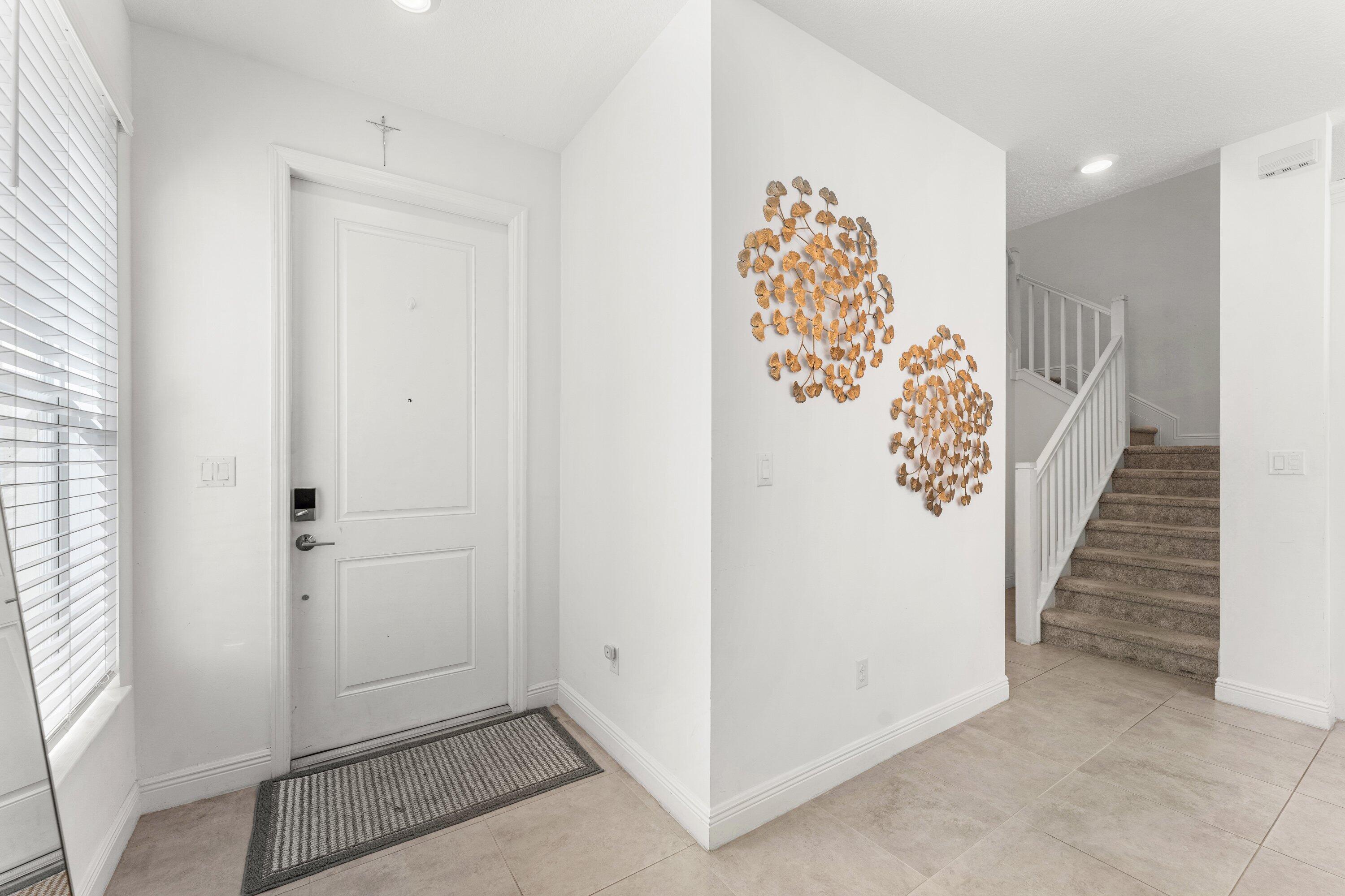 CRYSTAL LAKE 1ST SEC - Residential