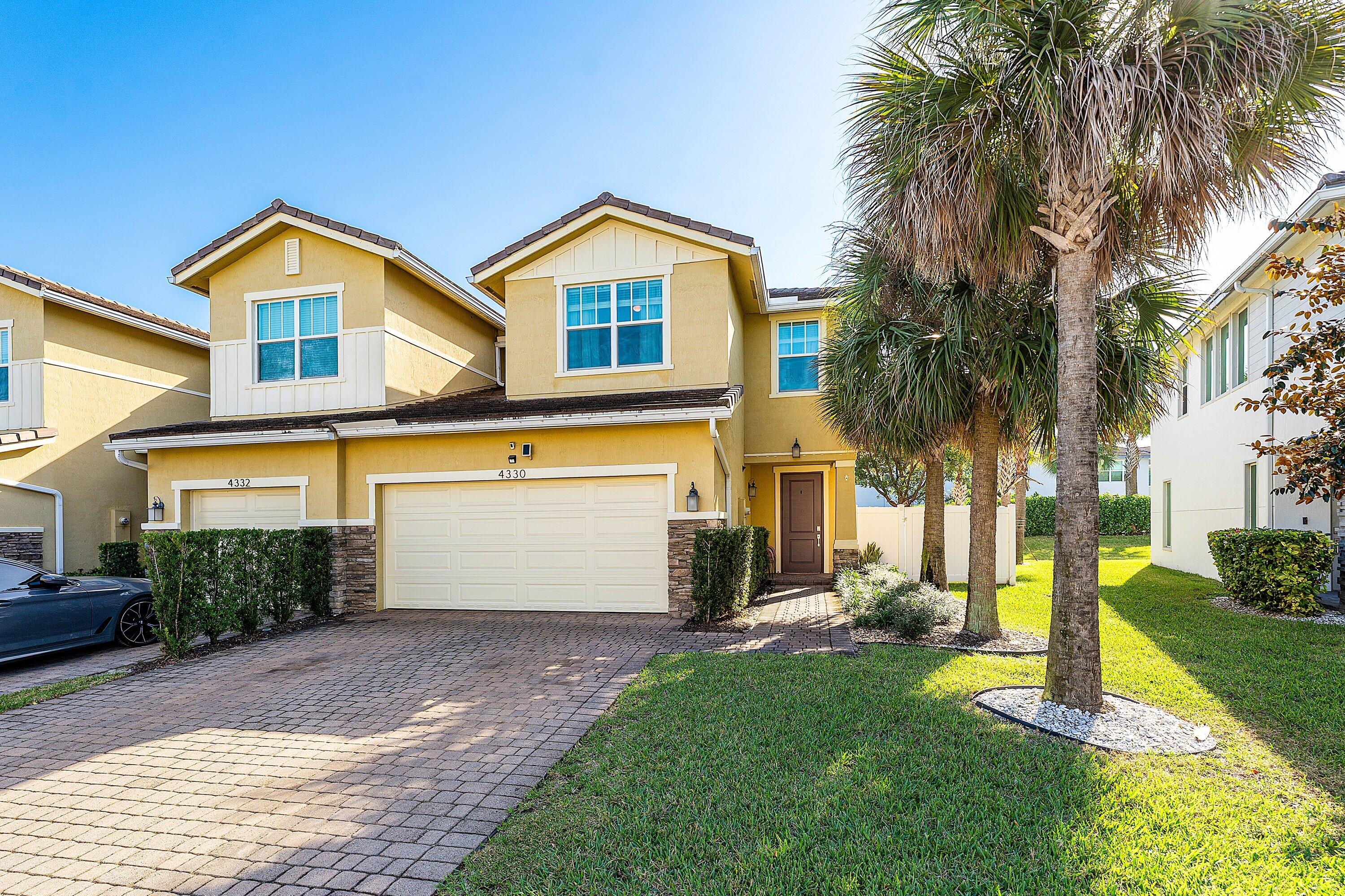 CRYSTAL LAKE 1ST SEC - Residential