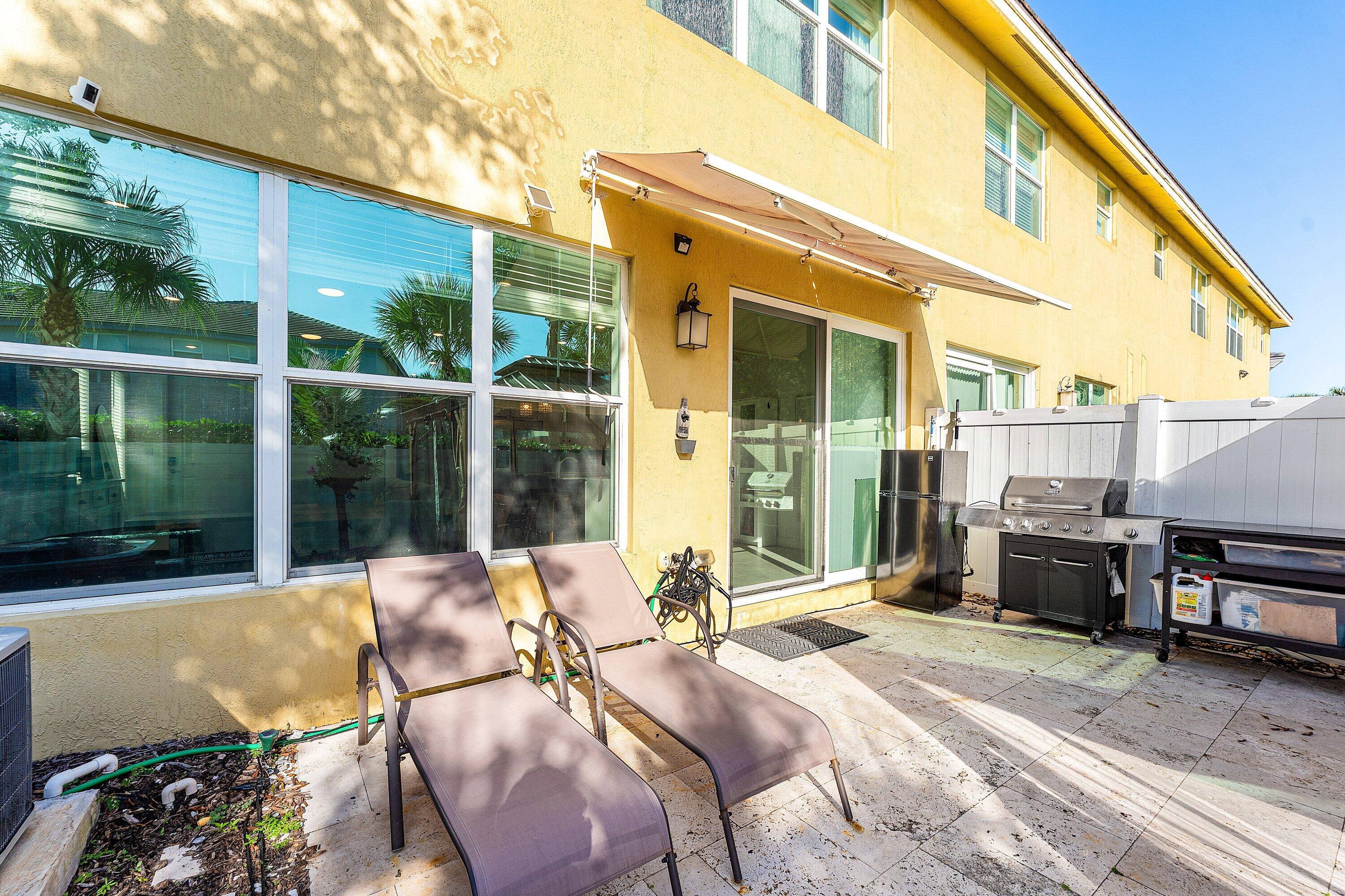 CRYSTAL LAKE 1ST SEC - Residential