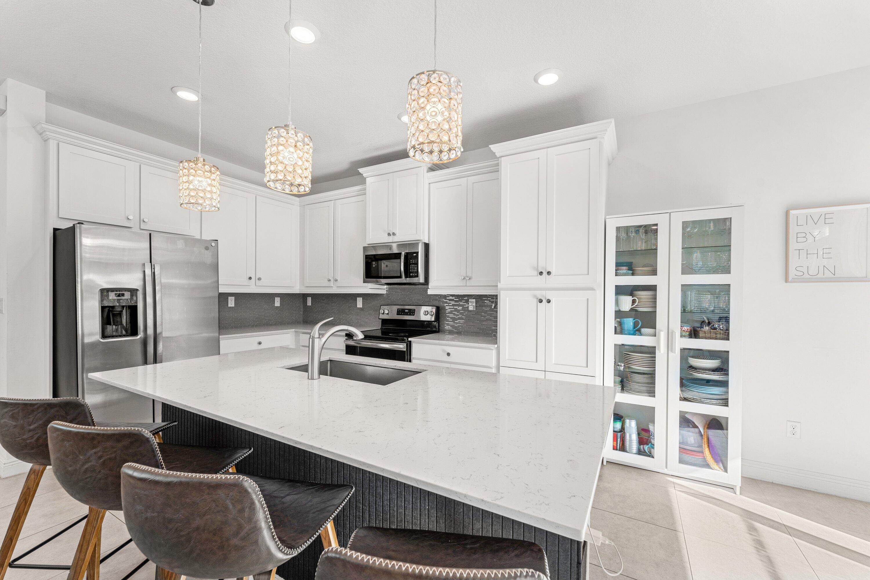 CRYSTAL LAKE 1ST SEC - Residential