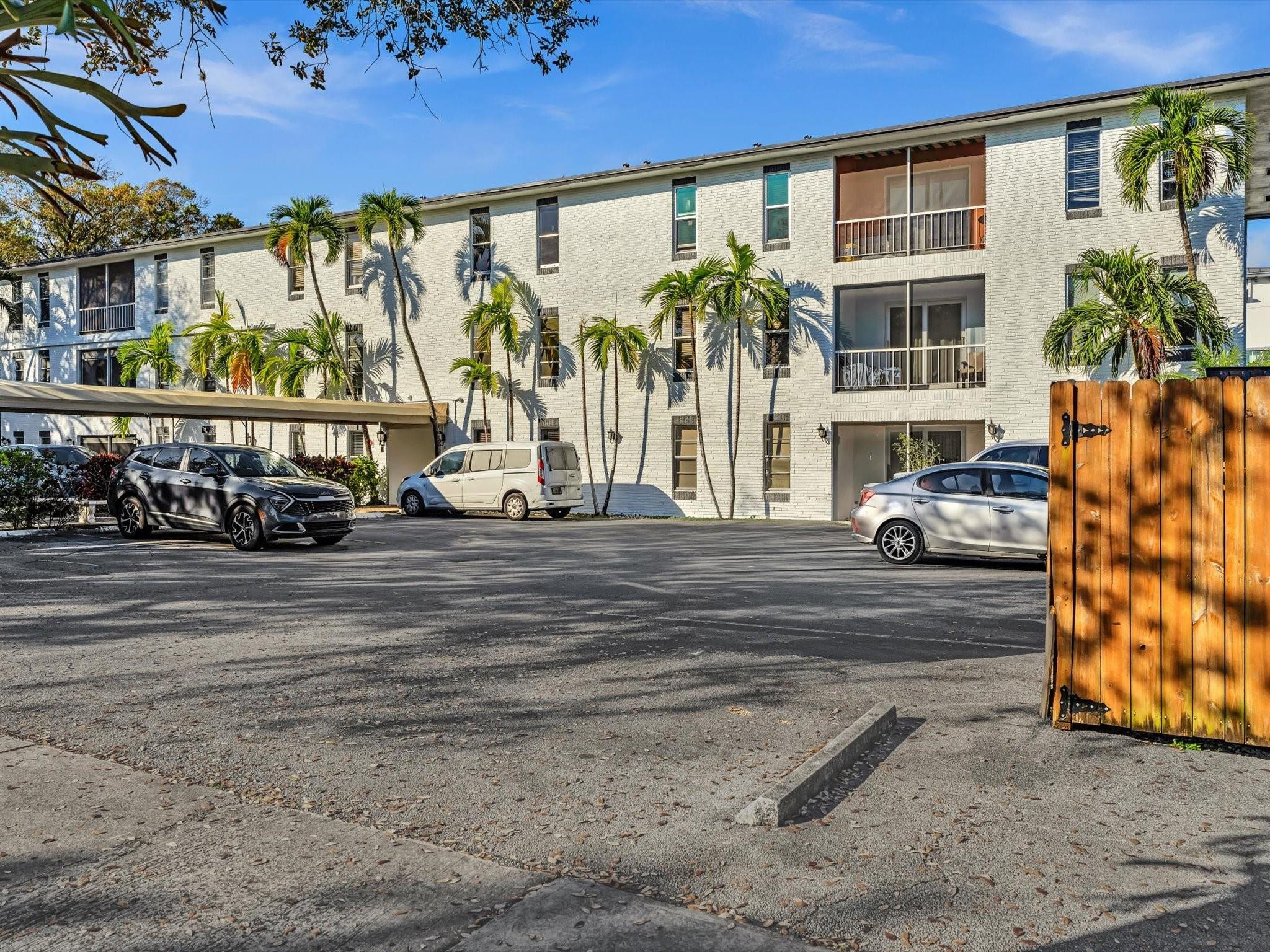 VICTORIA PALMS CONDO - Residential