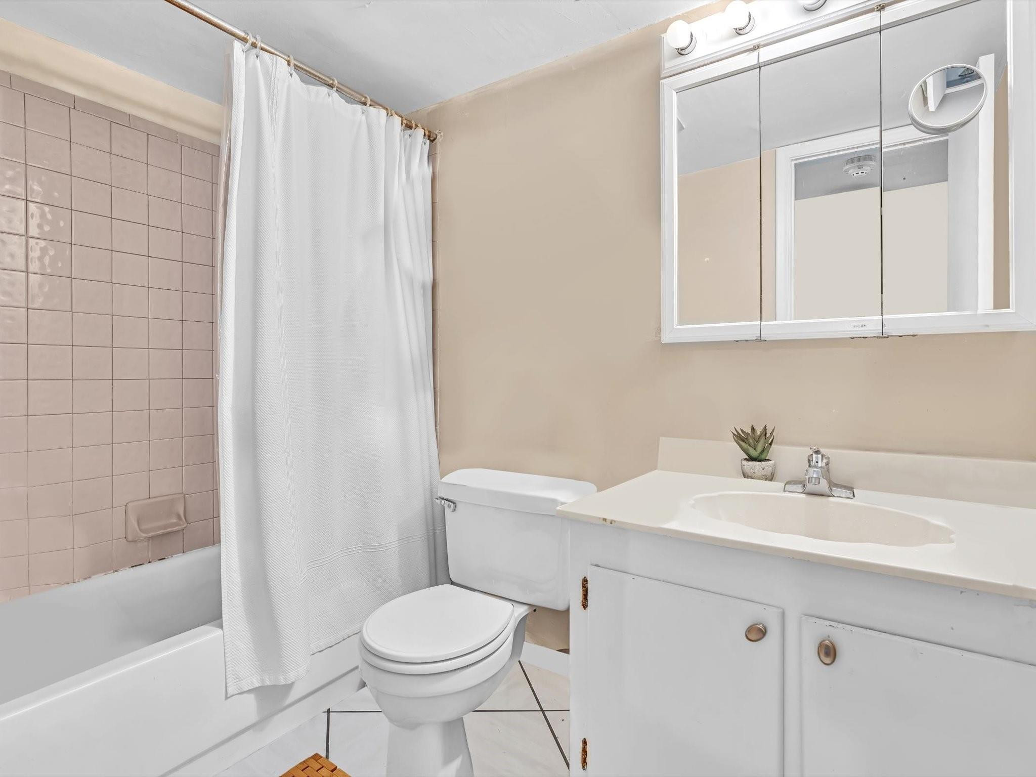VICTORIA PALMS CONDO - Residential