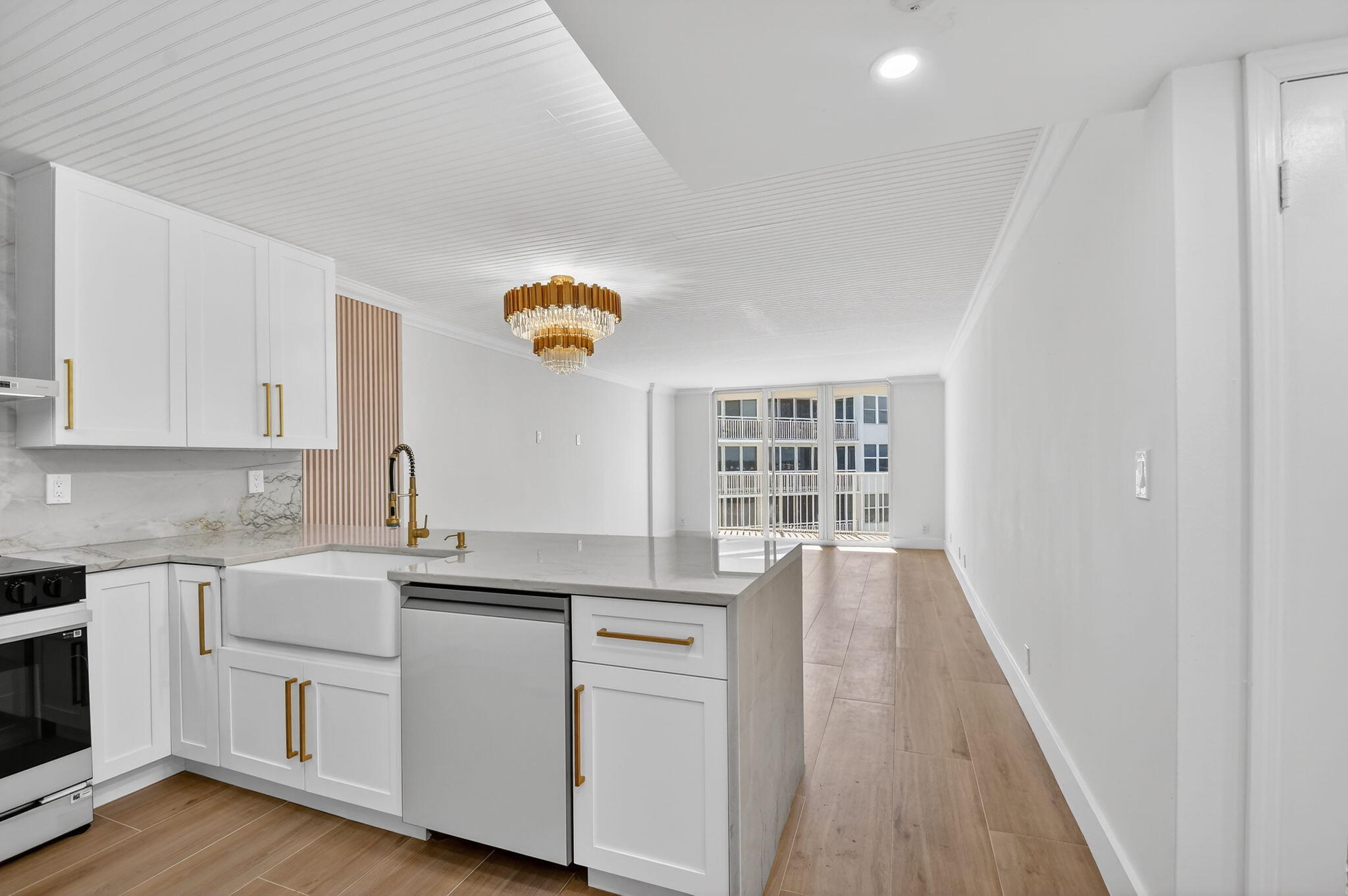 Le Chateau Royal Condo - Residential