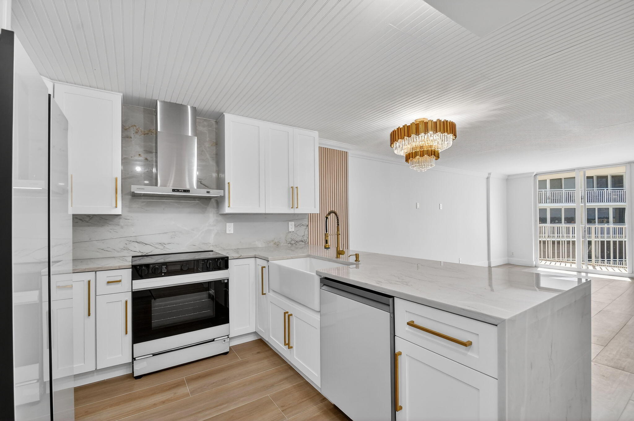 Le Chateau Royal Condo - Residential