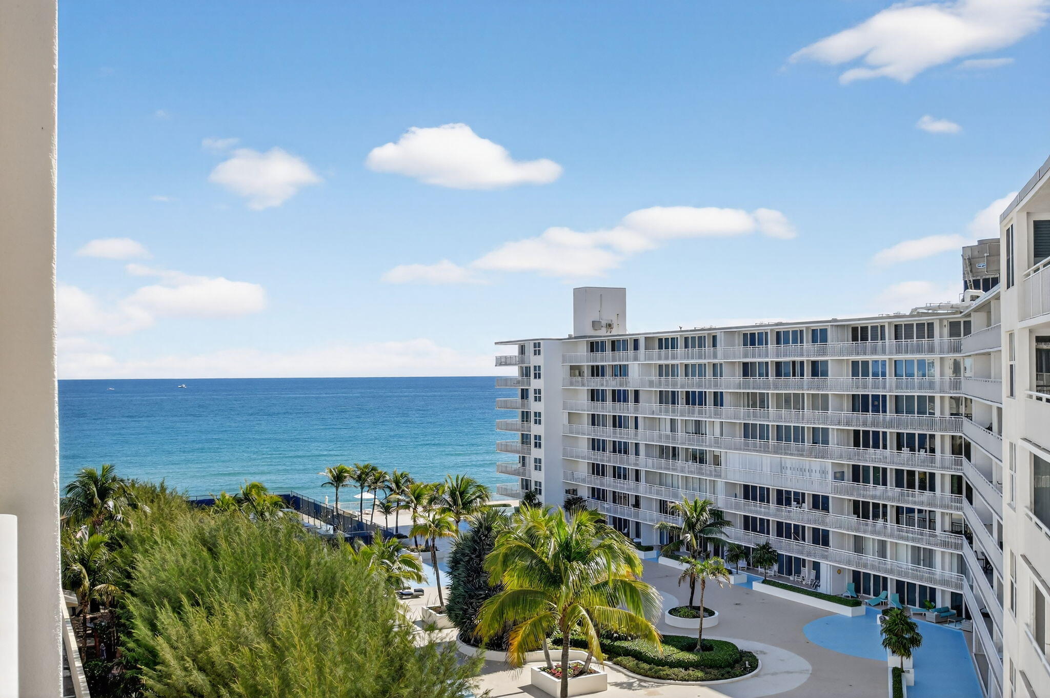 Le Chateau Royal Condo - Residential
