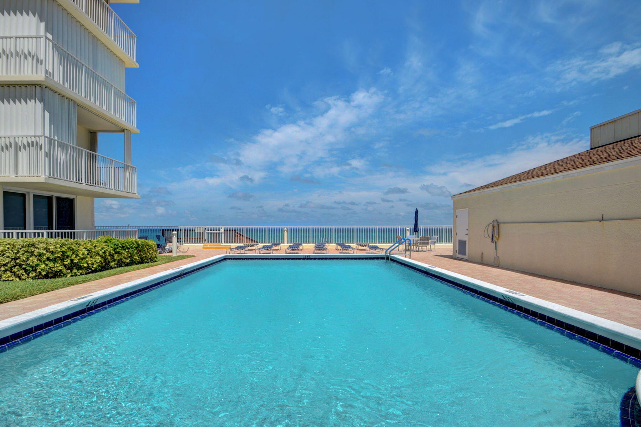 Le Chateau Royal Condo - Residential