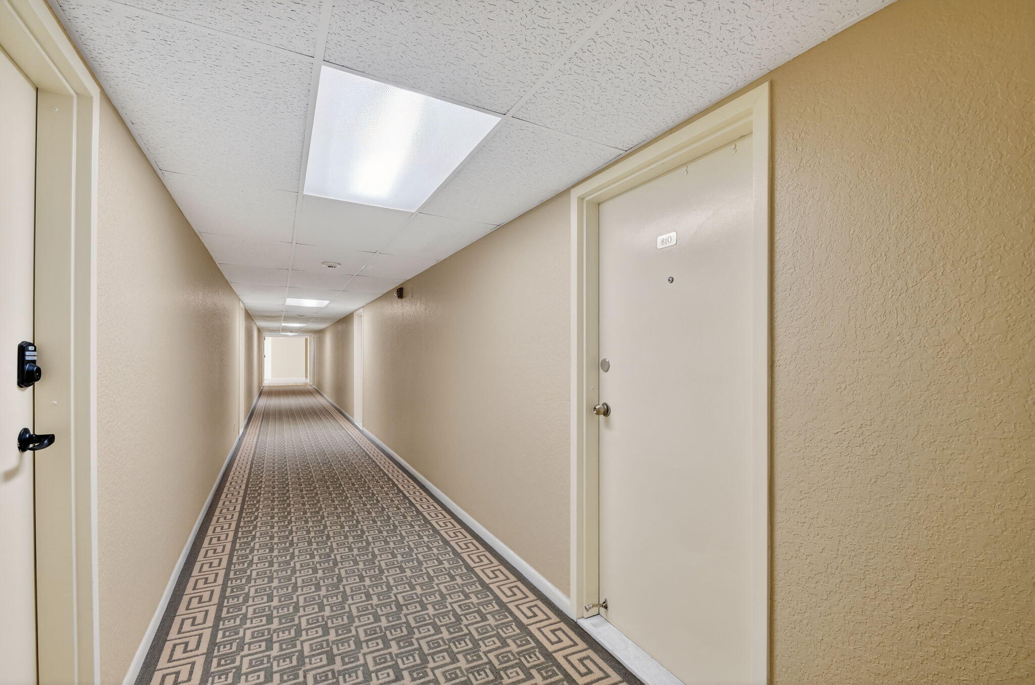 Le Chateau Royal Condo - Residential