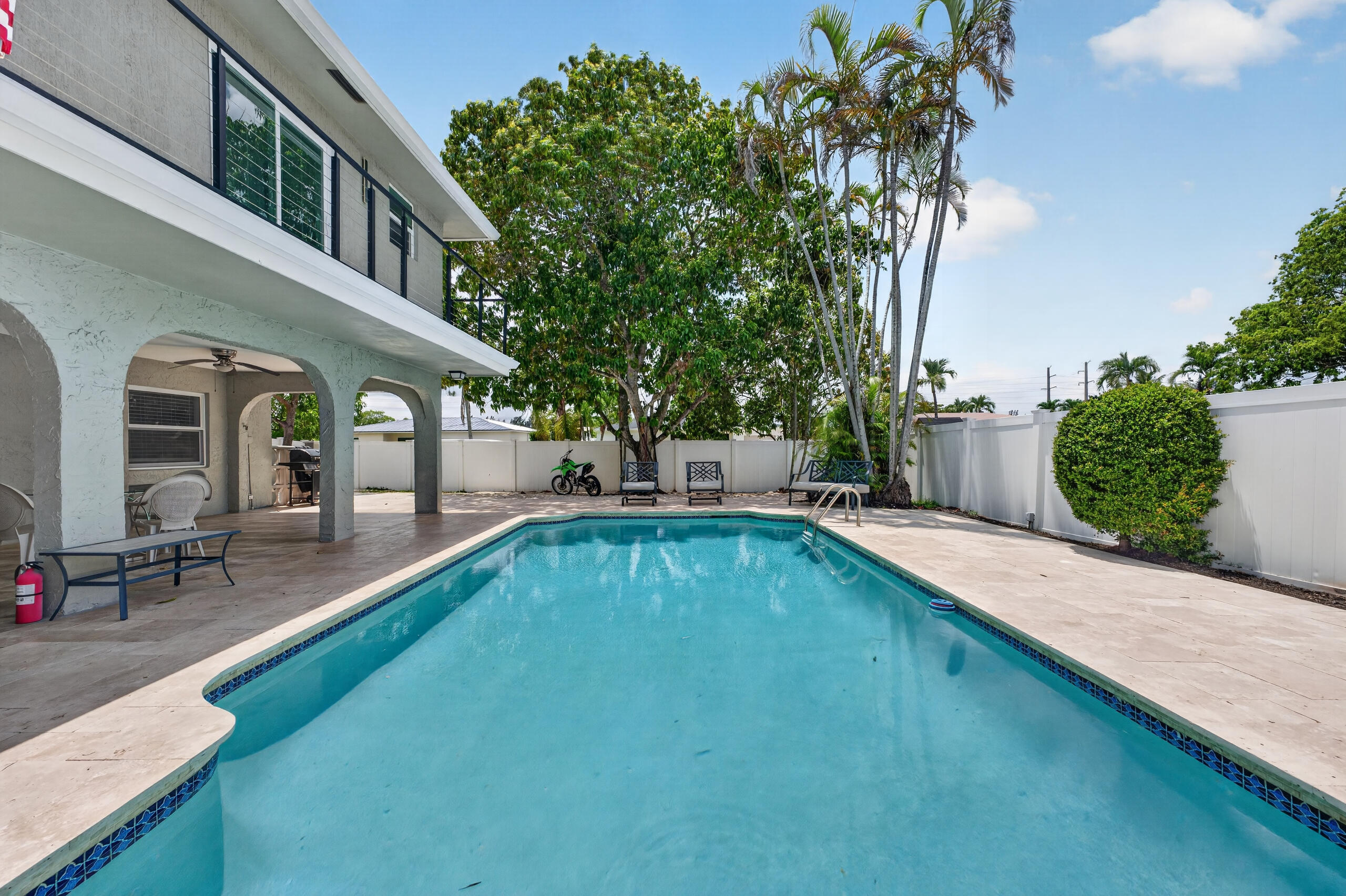 HOLIDAY CITY AT BOCA RATON SEC 5 - Residential