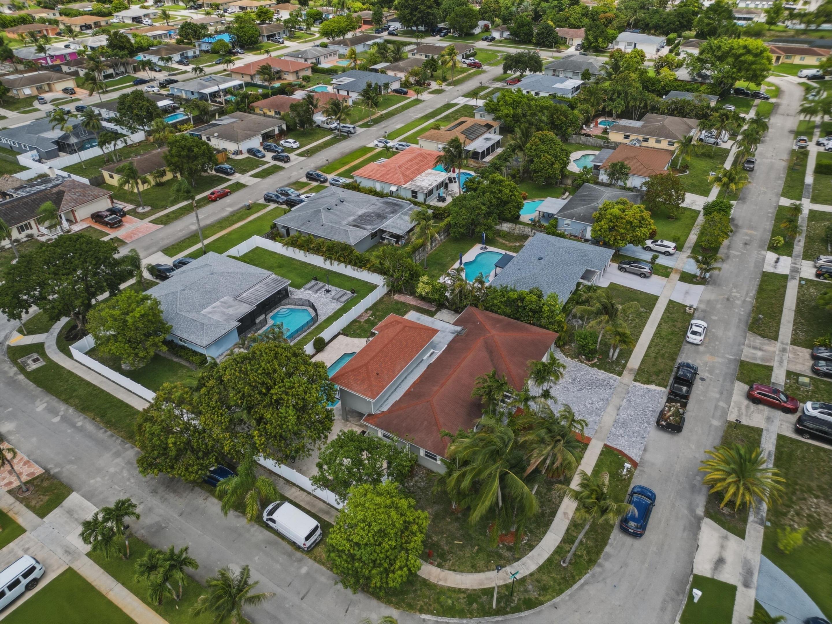 HOLIDAY CITY AT BOCA RATON SEC 5 - Residential