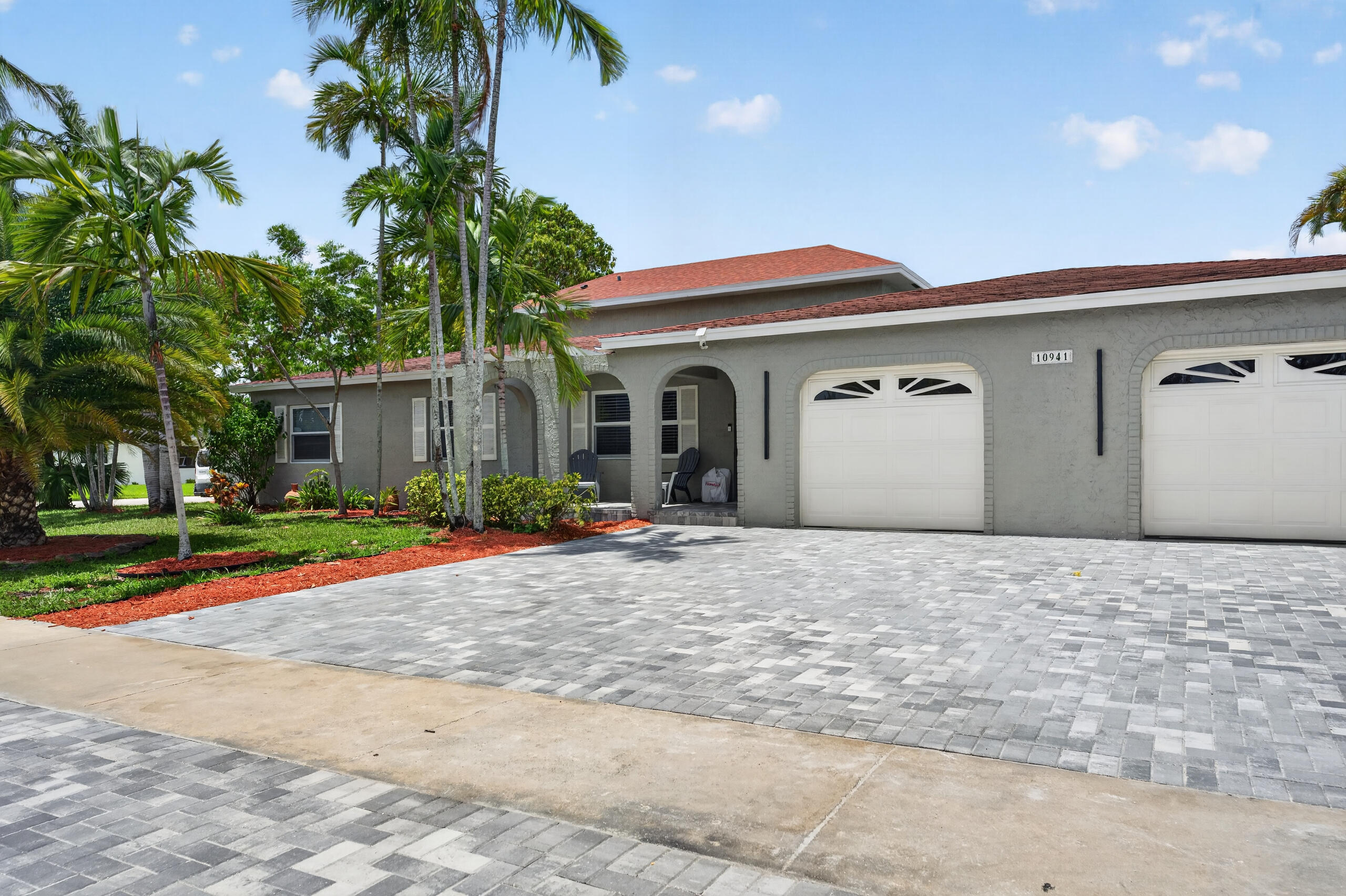 HOLIDAY CITY AT BOCA RATON SEC 5 - Residential