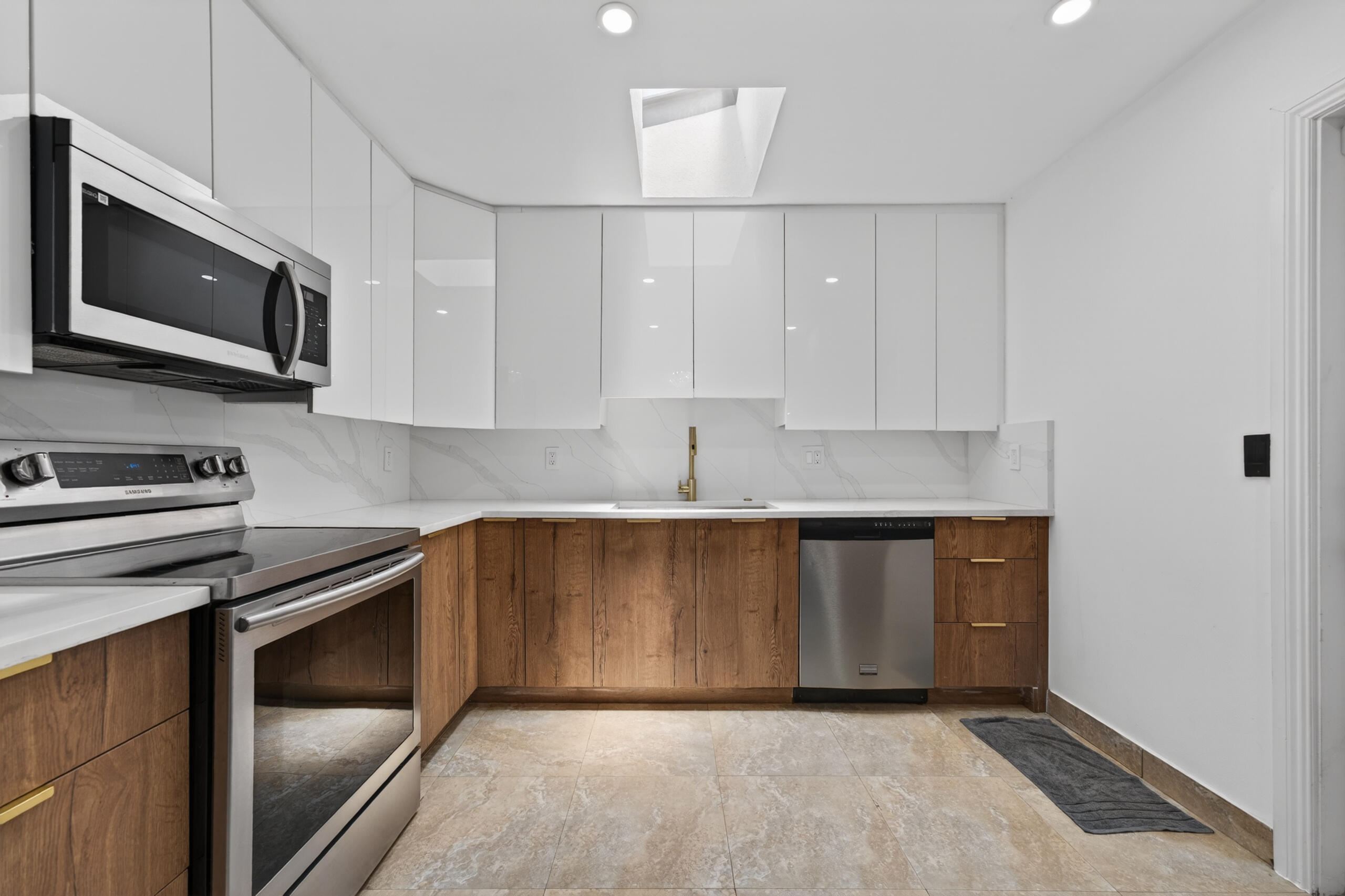 HOLIDAY CITY AT BOCA RATON SEC 5 - Residential