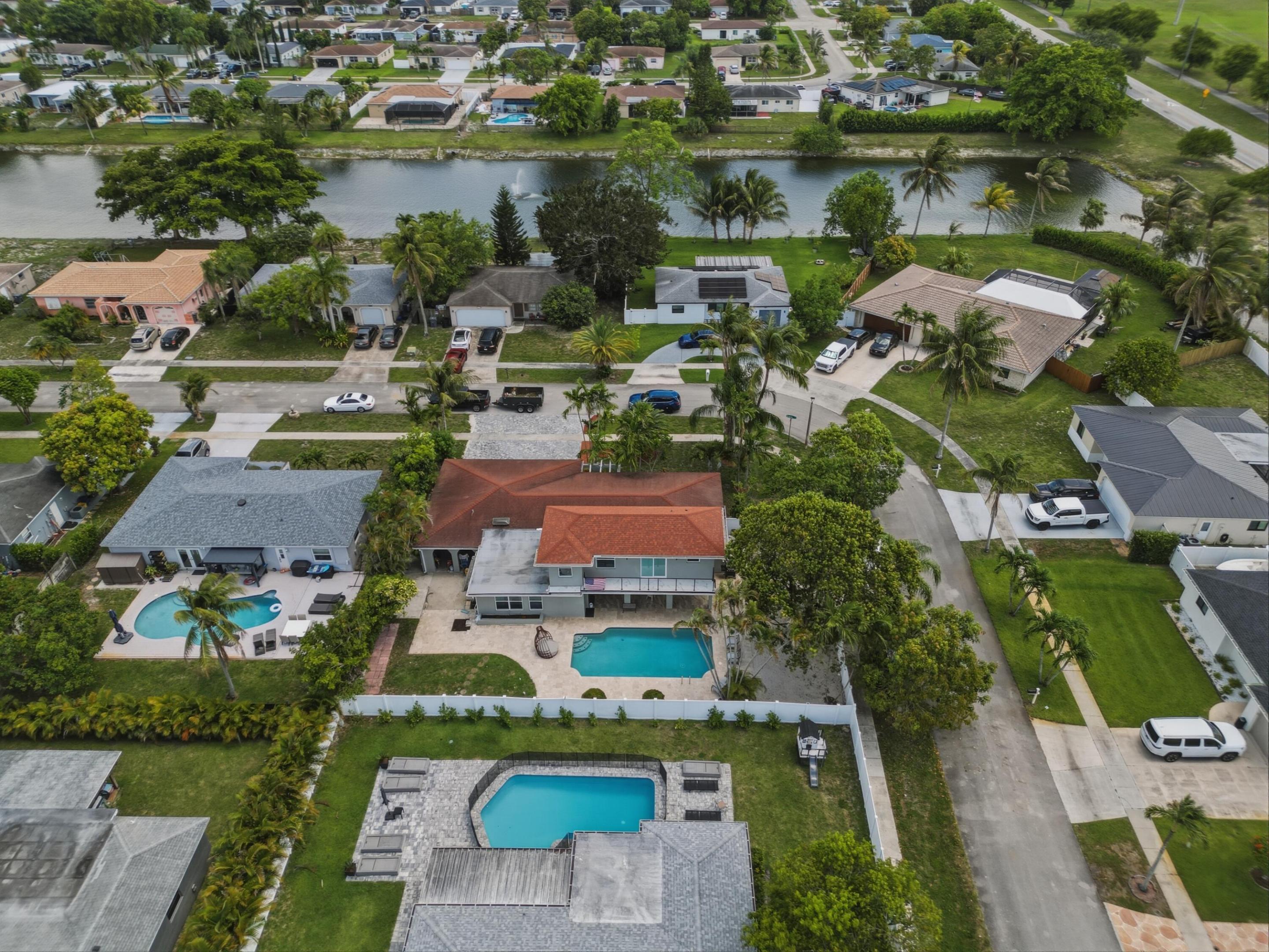 HOLIDAY CITY AT BOCA RATON SEC 5 - Residential