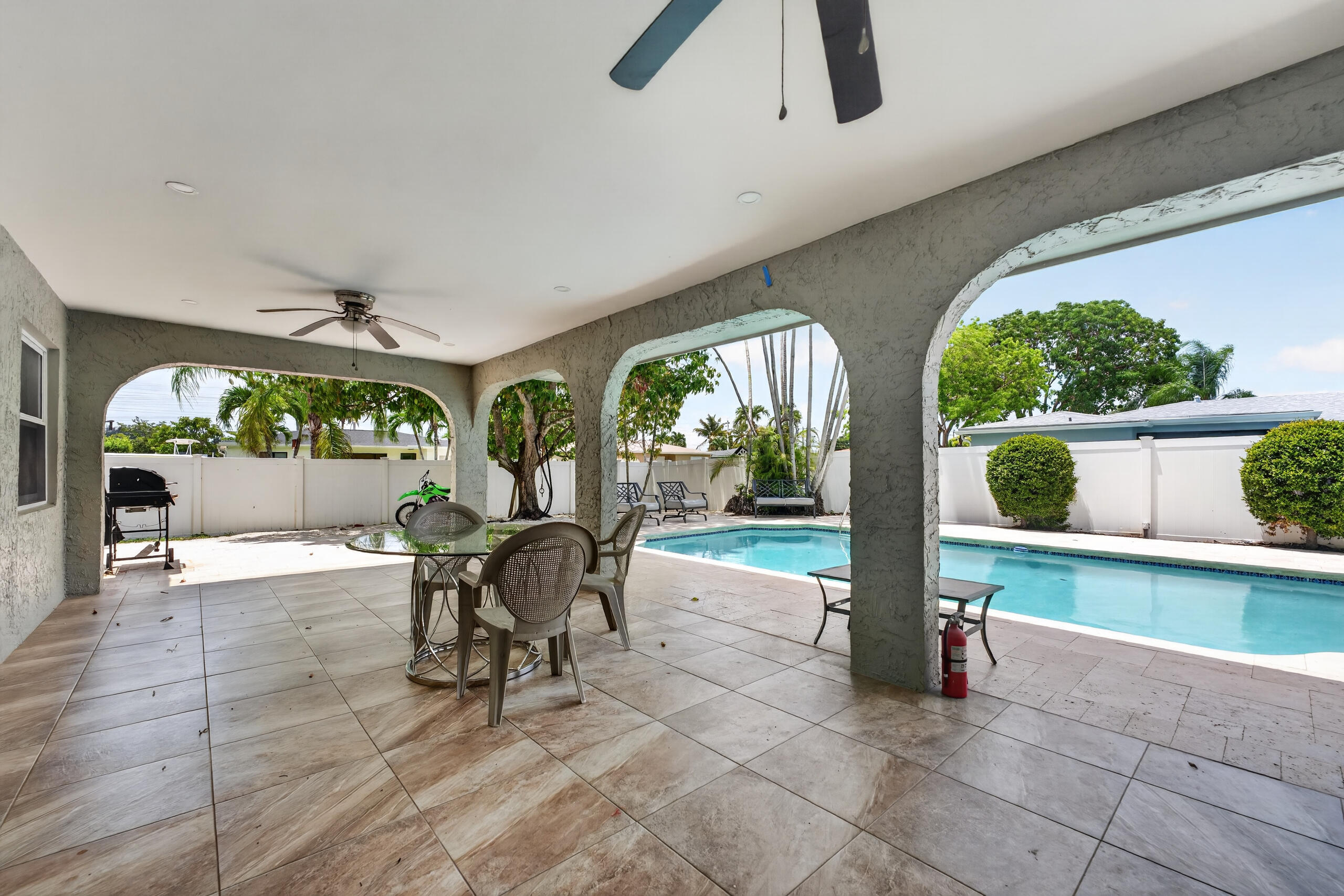 HOLIDAY CITY AT BOCA RATON SEC 5 - Residential