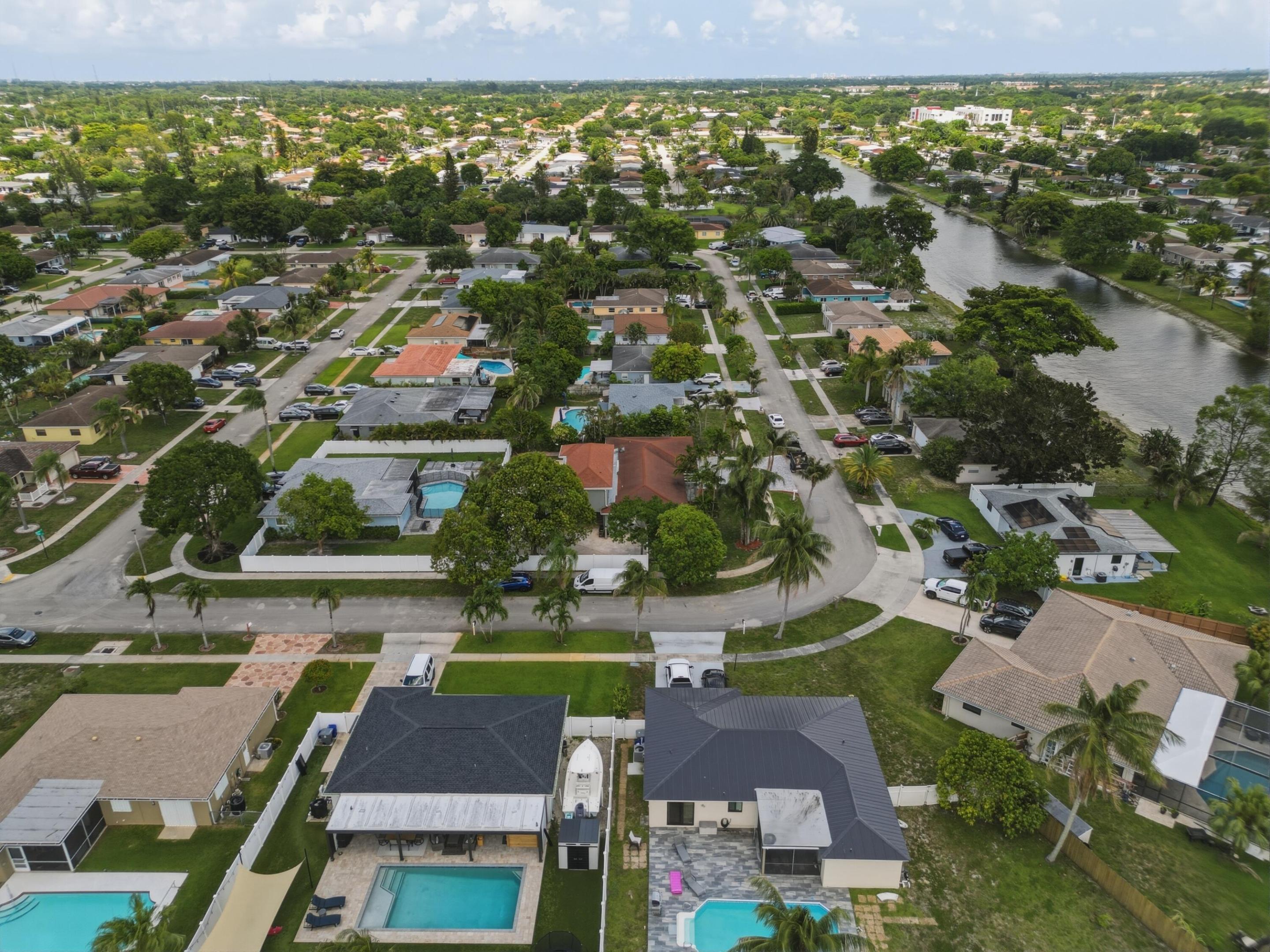 HOLIDAY CITY AT BOCA RATON SEC 5 - Residential