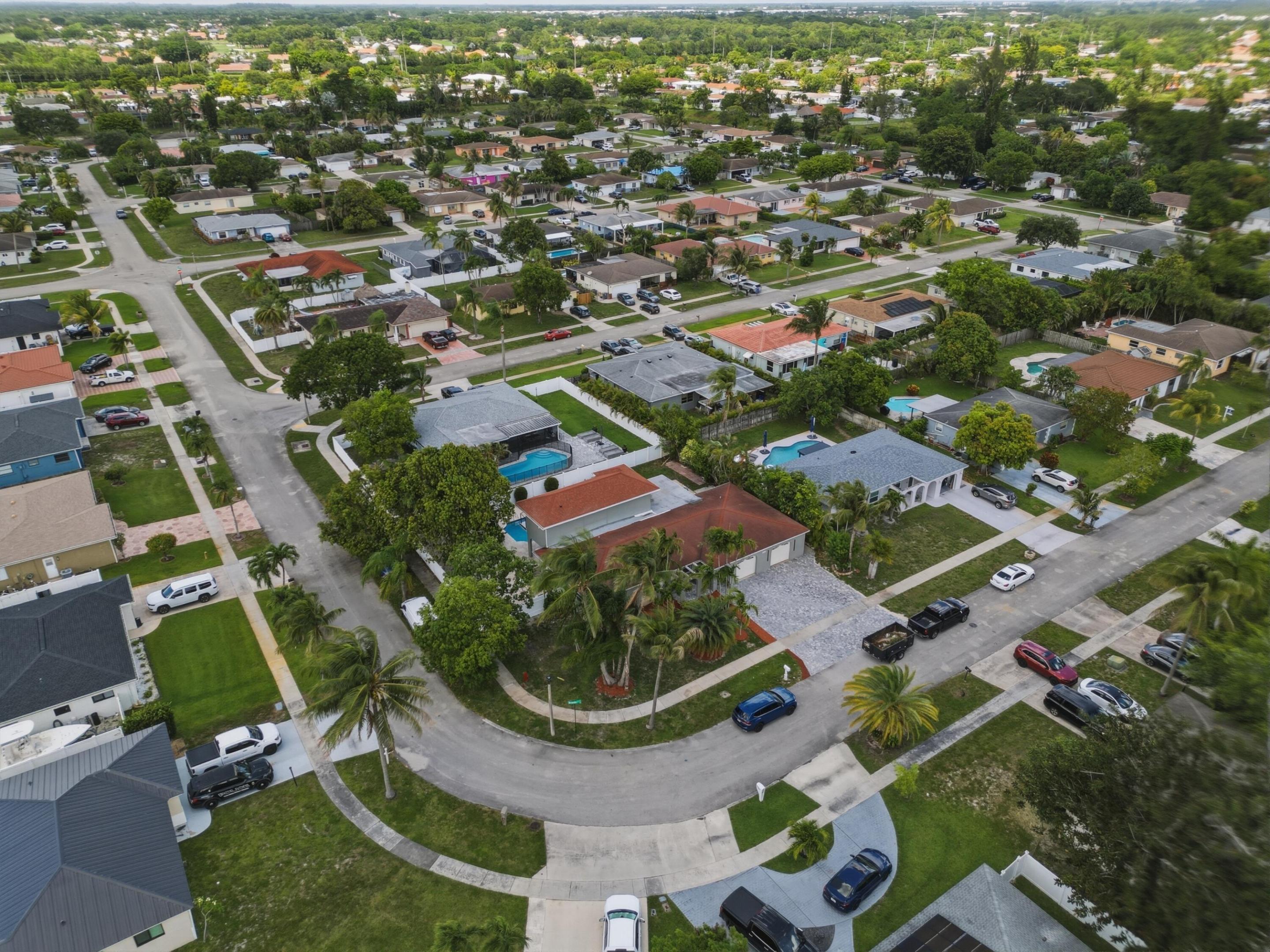 HOLIDAY CITY AT BOCA RATON SEC 5 - Residential