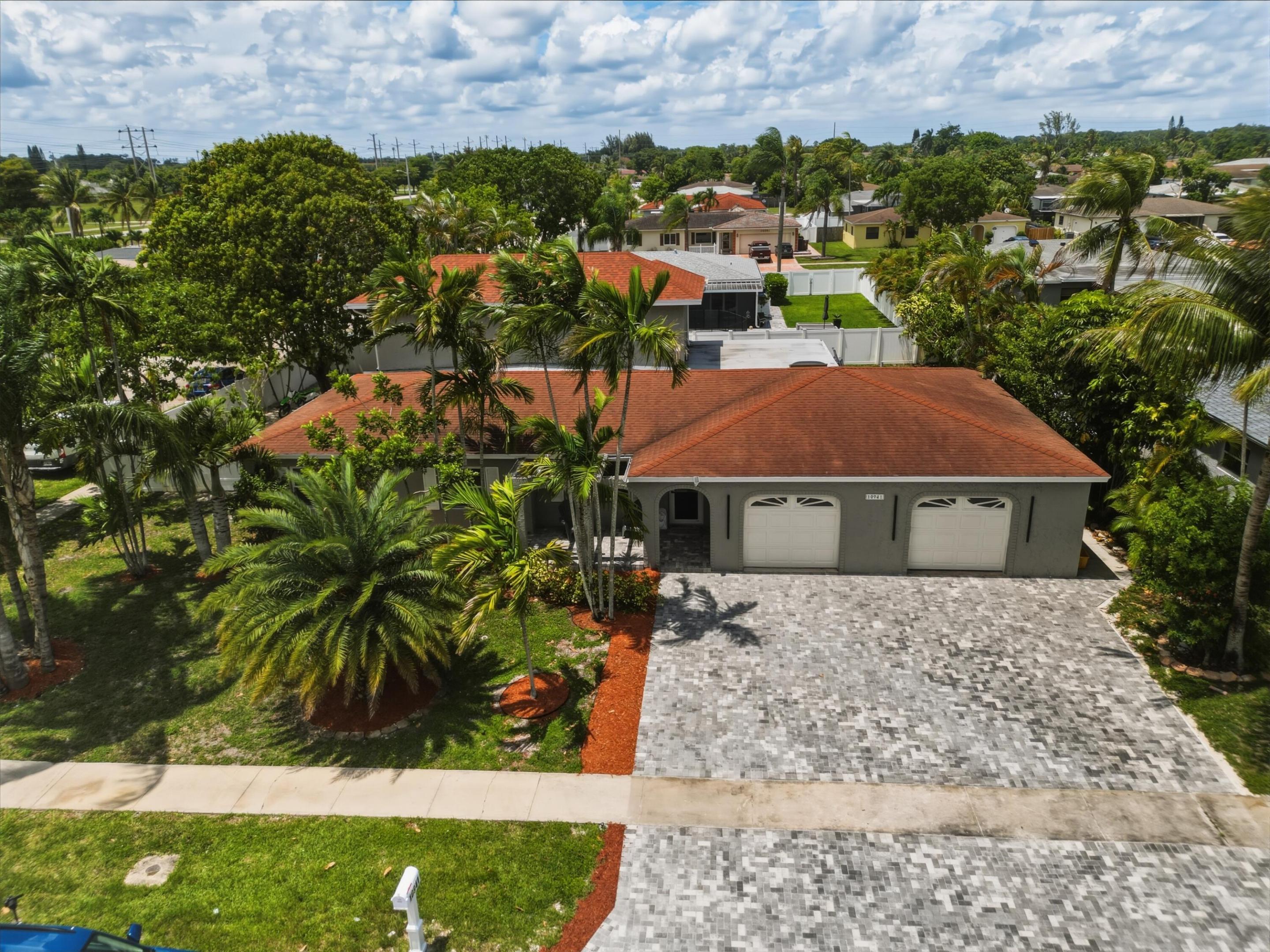 HOLIDAY CITY AT BOCA RATON SEC 5 - Residential