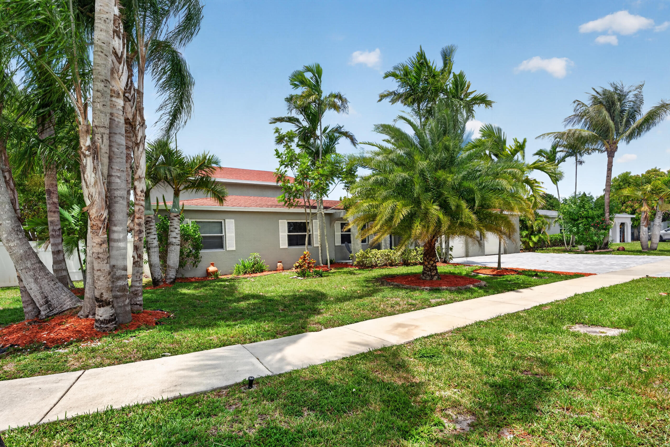 HOLIDAY CITY AT BOCA RATON SEC 5 - Residential