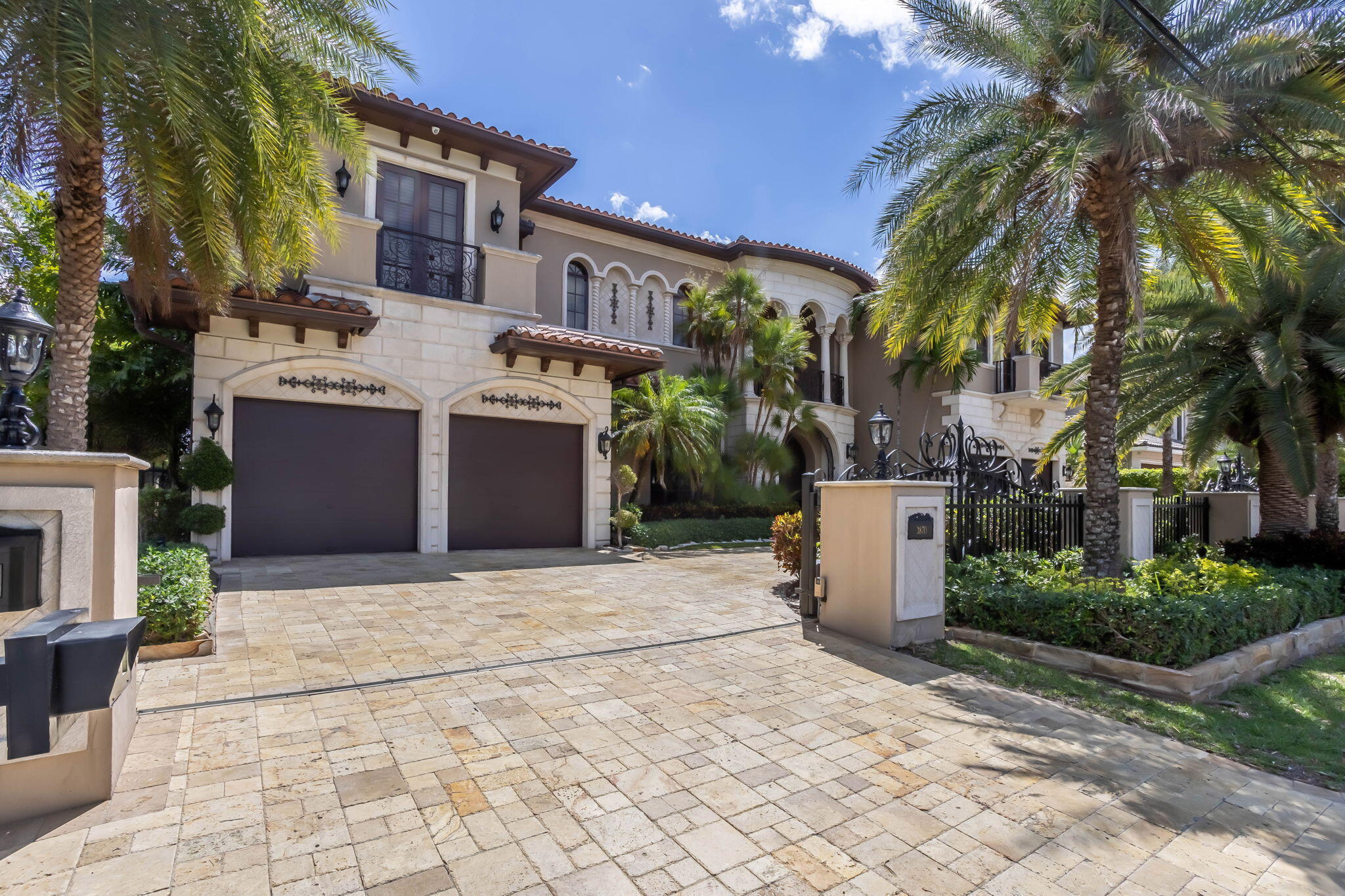 VENETIAN ISLES 1ST SEC - Residential