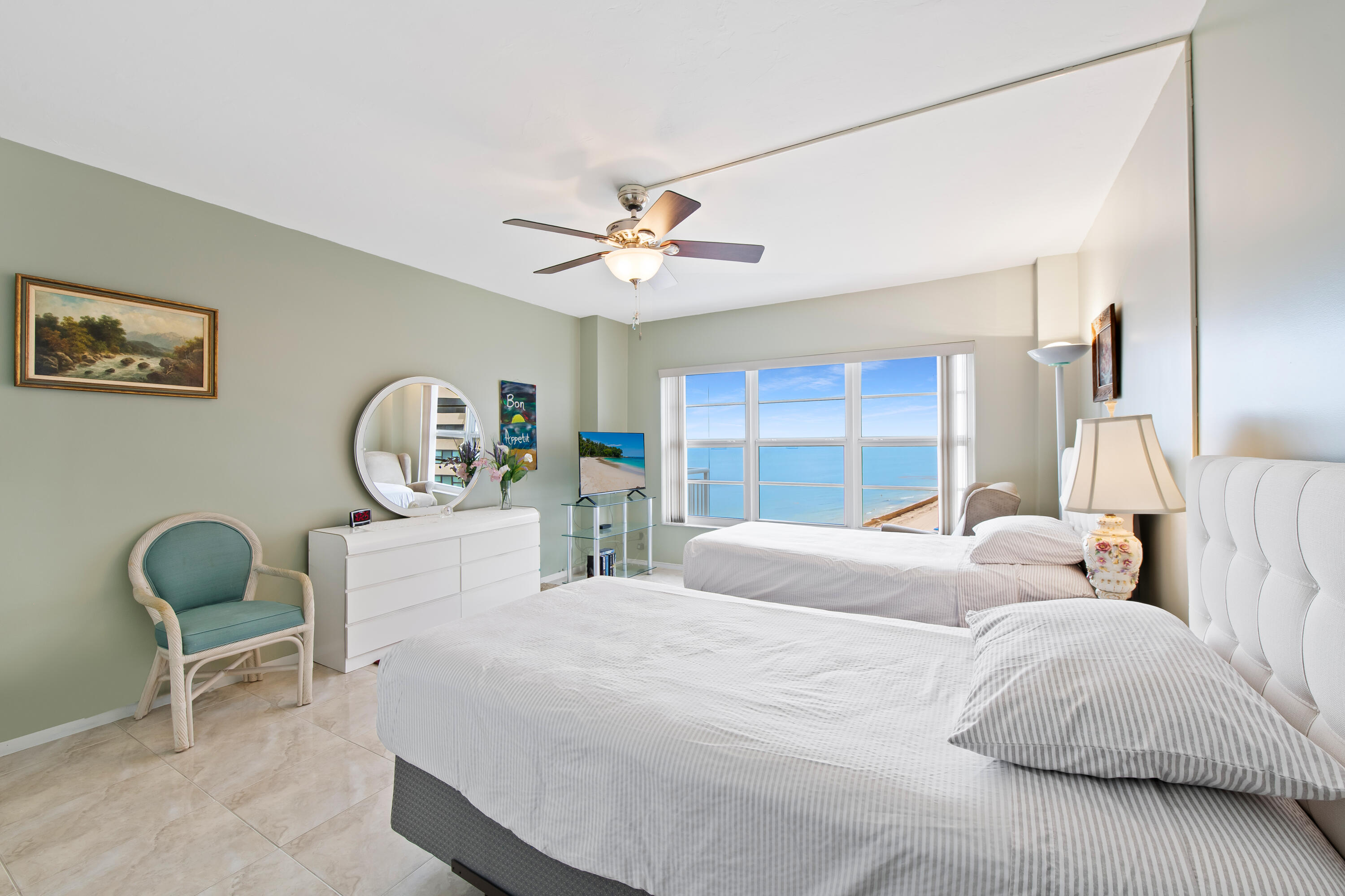 REGENCY TOWER CONDO - Residential