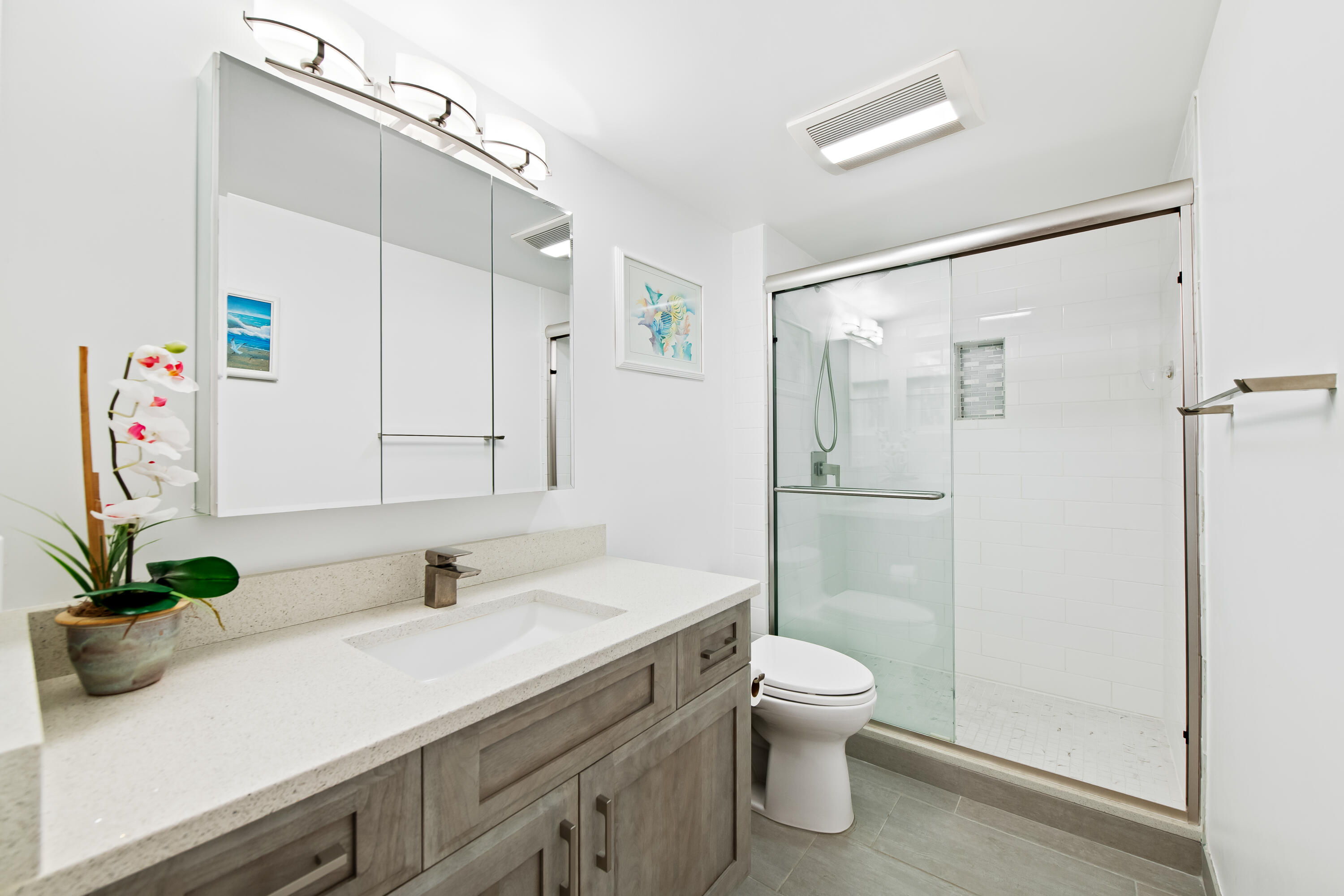 REGENCY TOWER CONDO - Residential