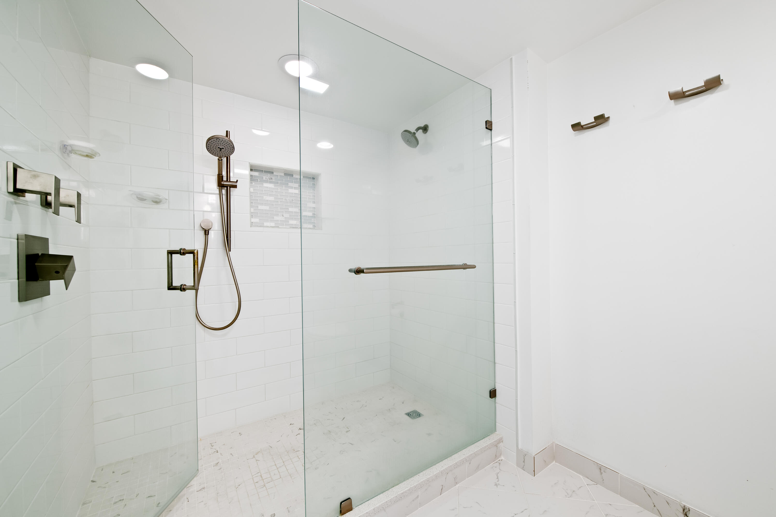 REGENCY TOWER CONDO - Residential