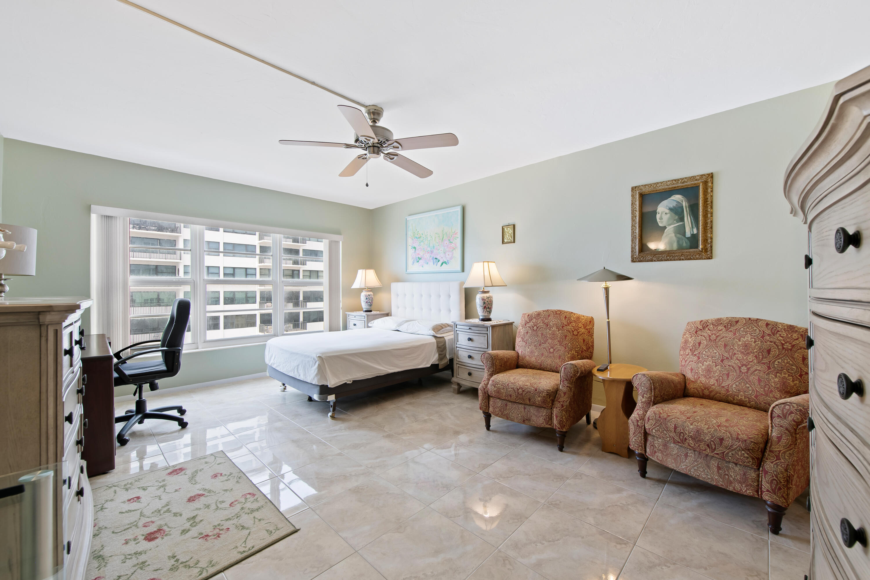 REGENCY TOWER CONDO - Residential