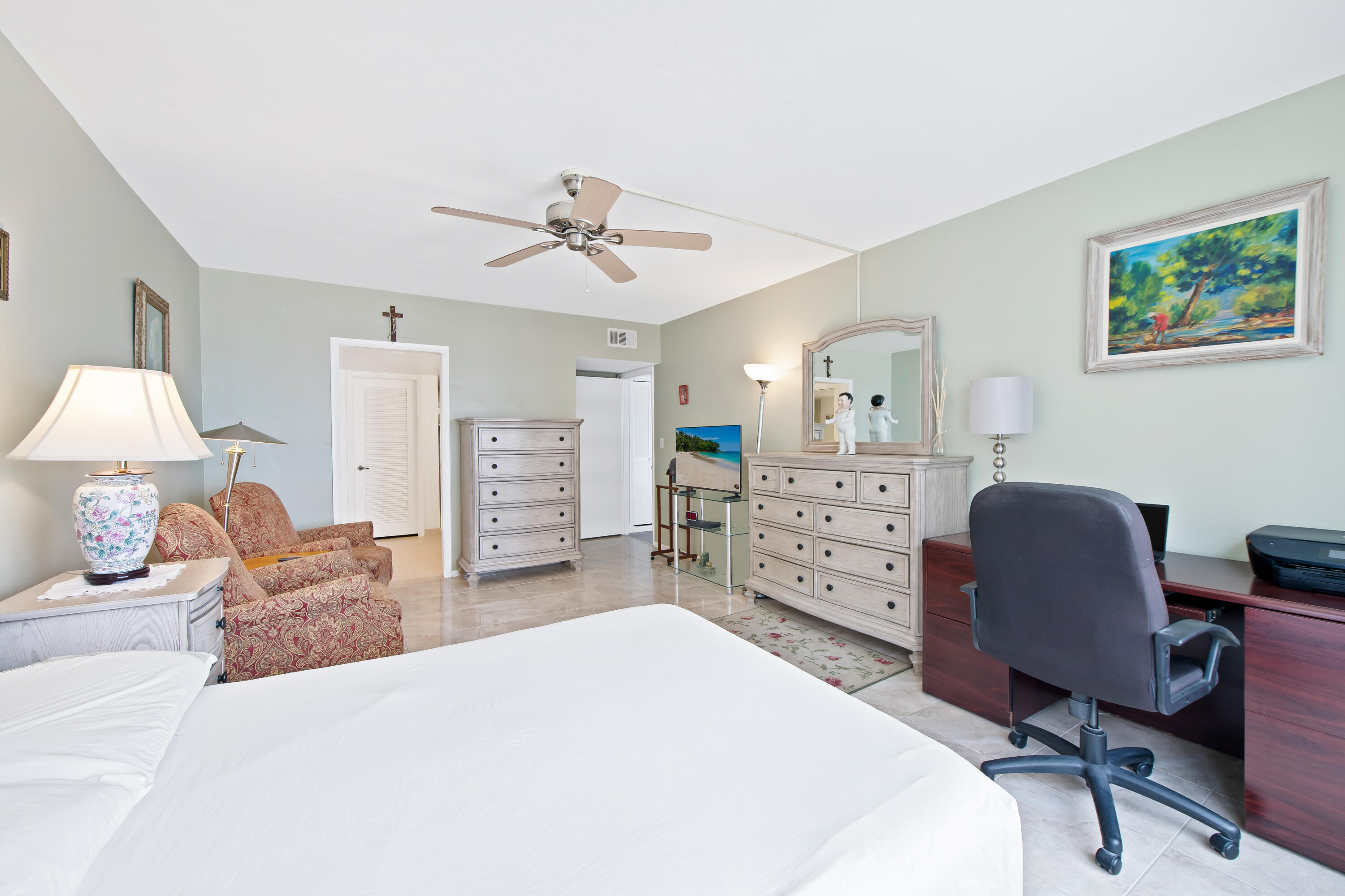 REGENCY TOWER CONDO - Residential