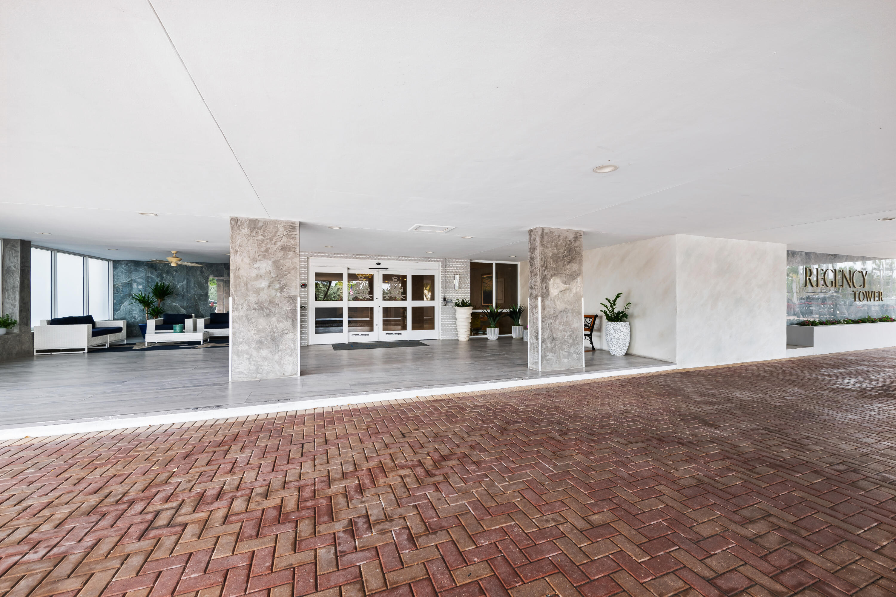 REGENCY TOWER CONDO - Residential