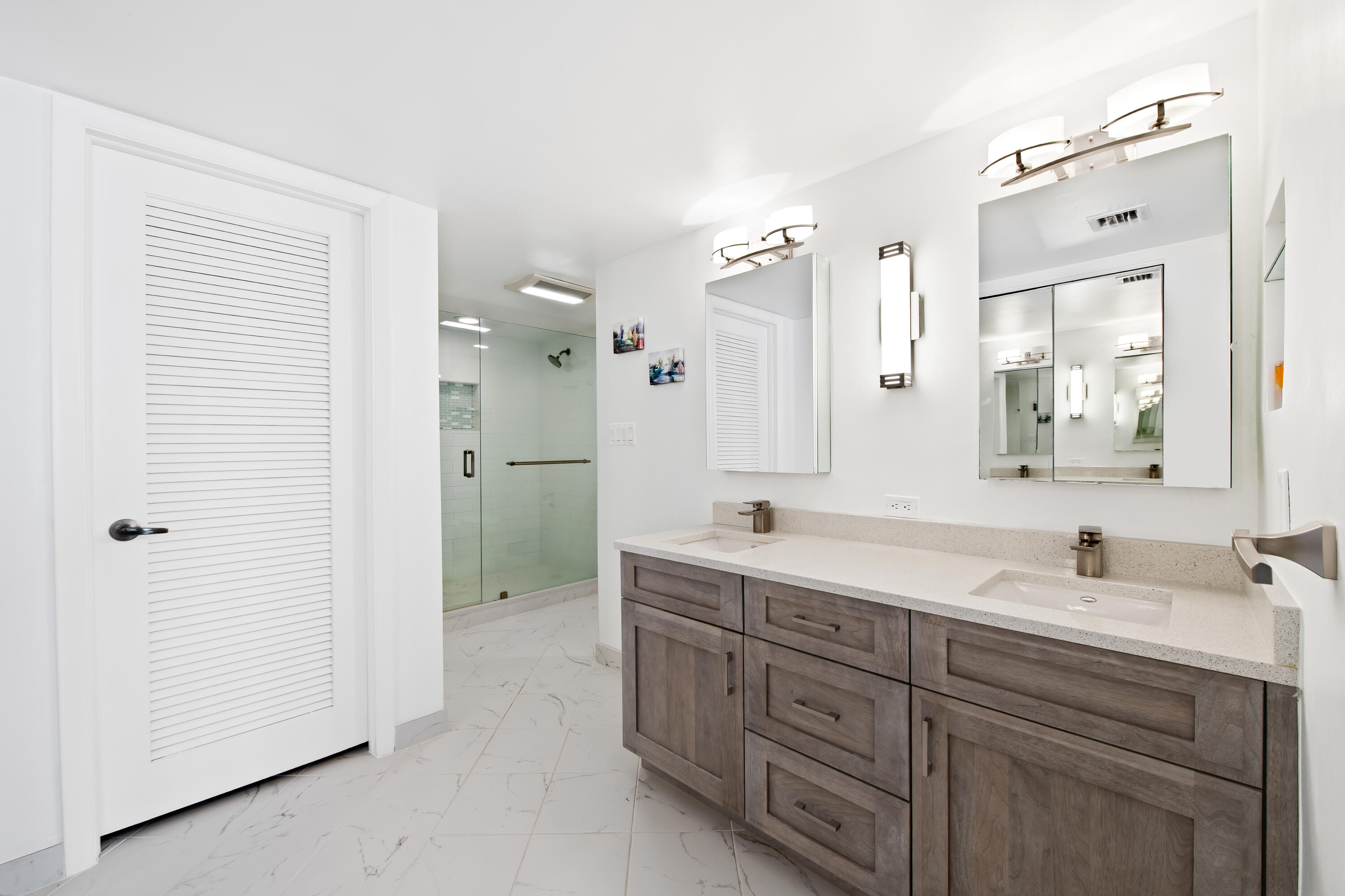 REGENCY TOWER CONDO - Residential