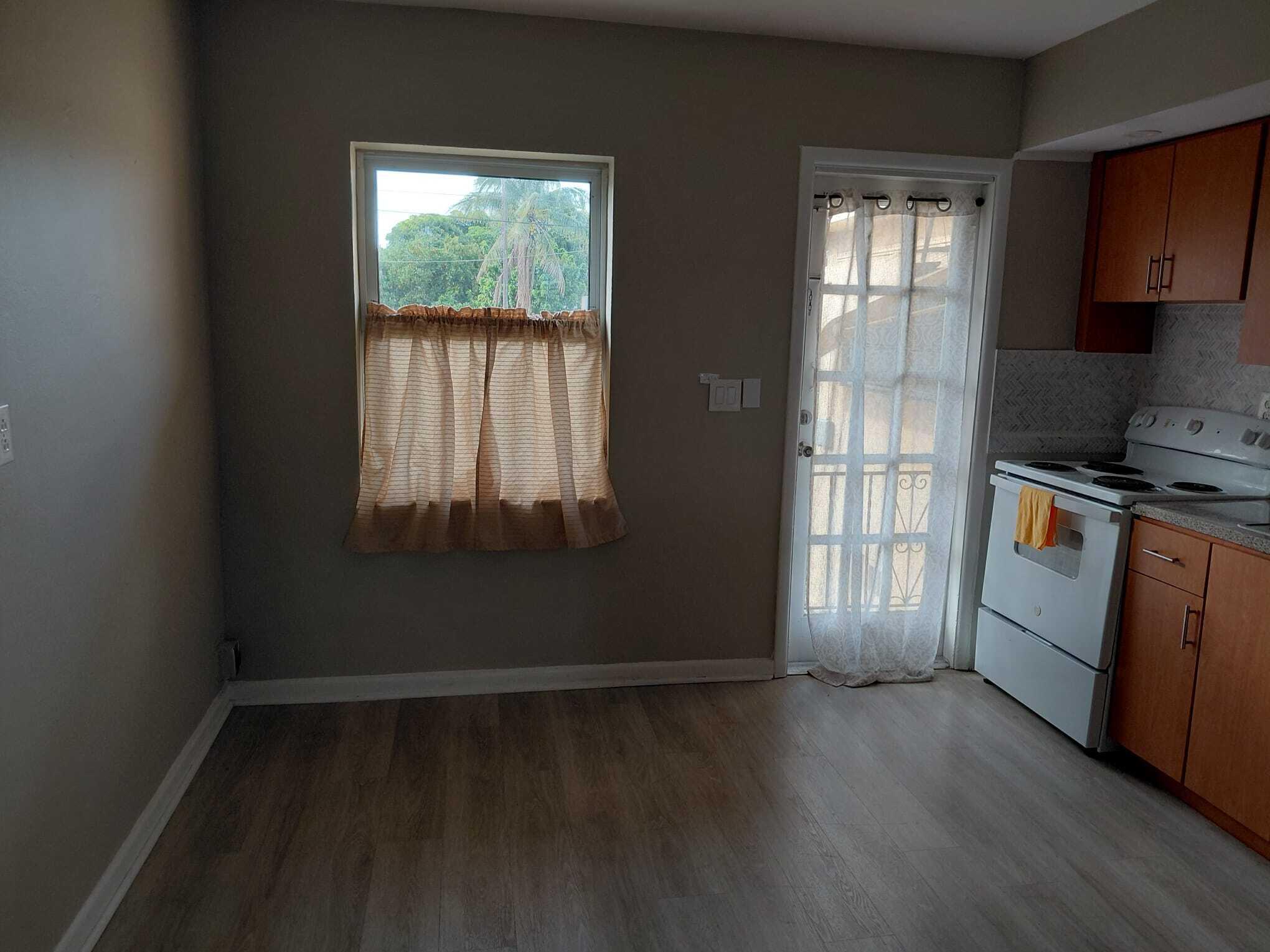 HOLLYWOOD BEACH HEIGHTS SEC - Residential Lease