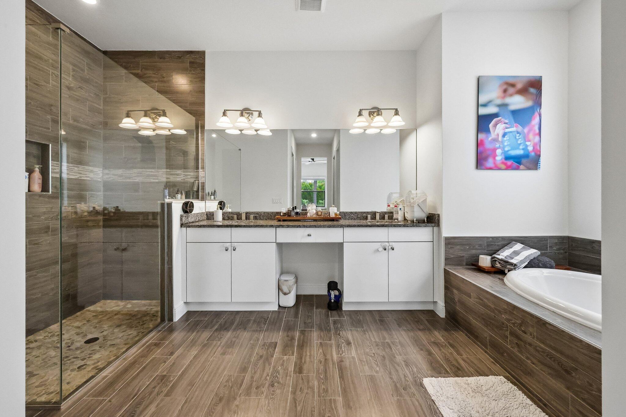 PARKLAND BAY - Residential